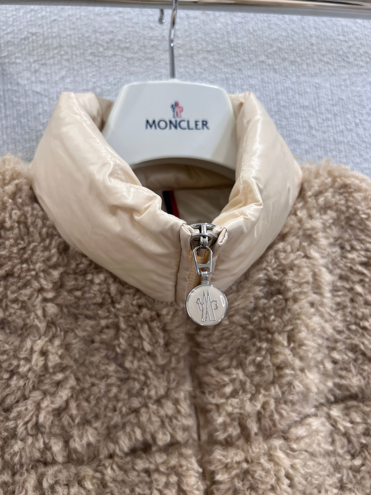 Mon 25fw down vest