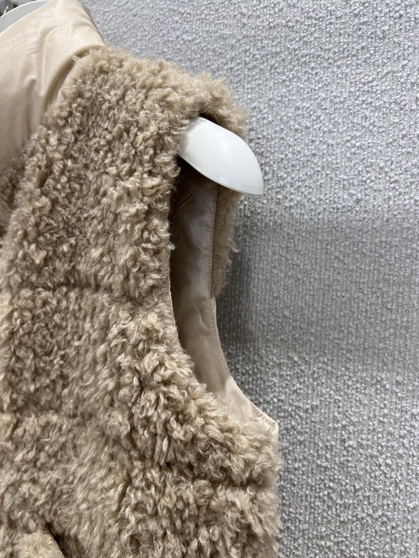 Mon 25fw down vest