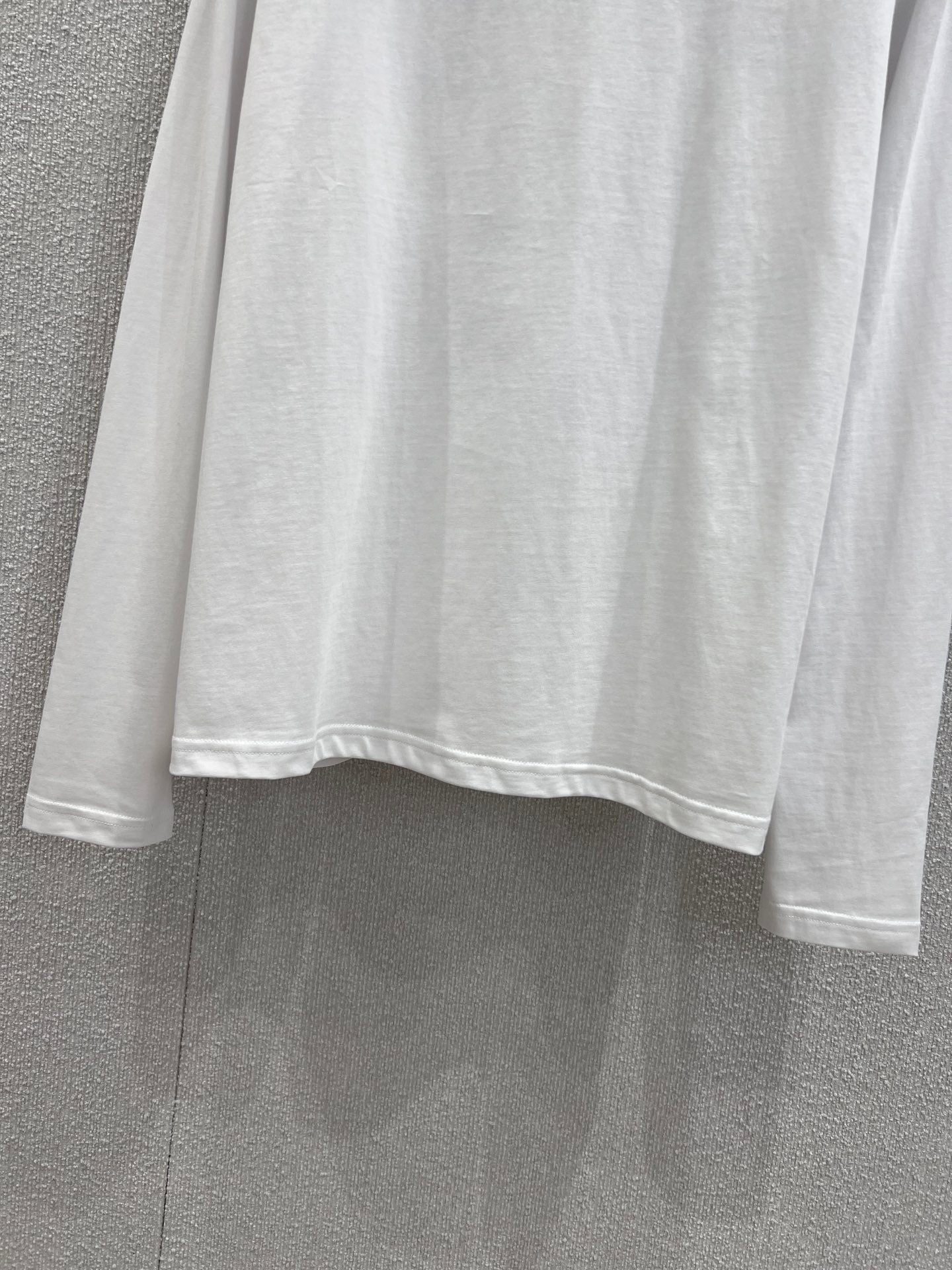 1ou 25fw embossed T-shirt
