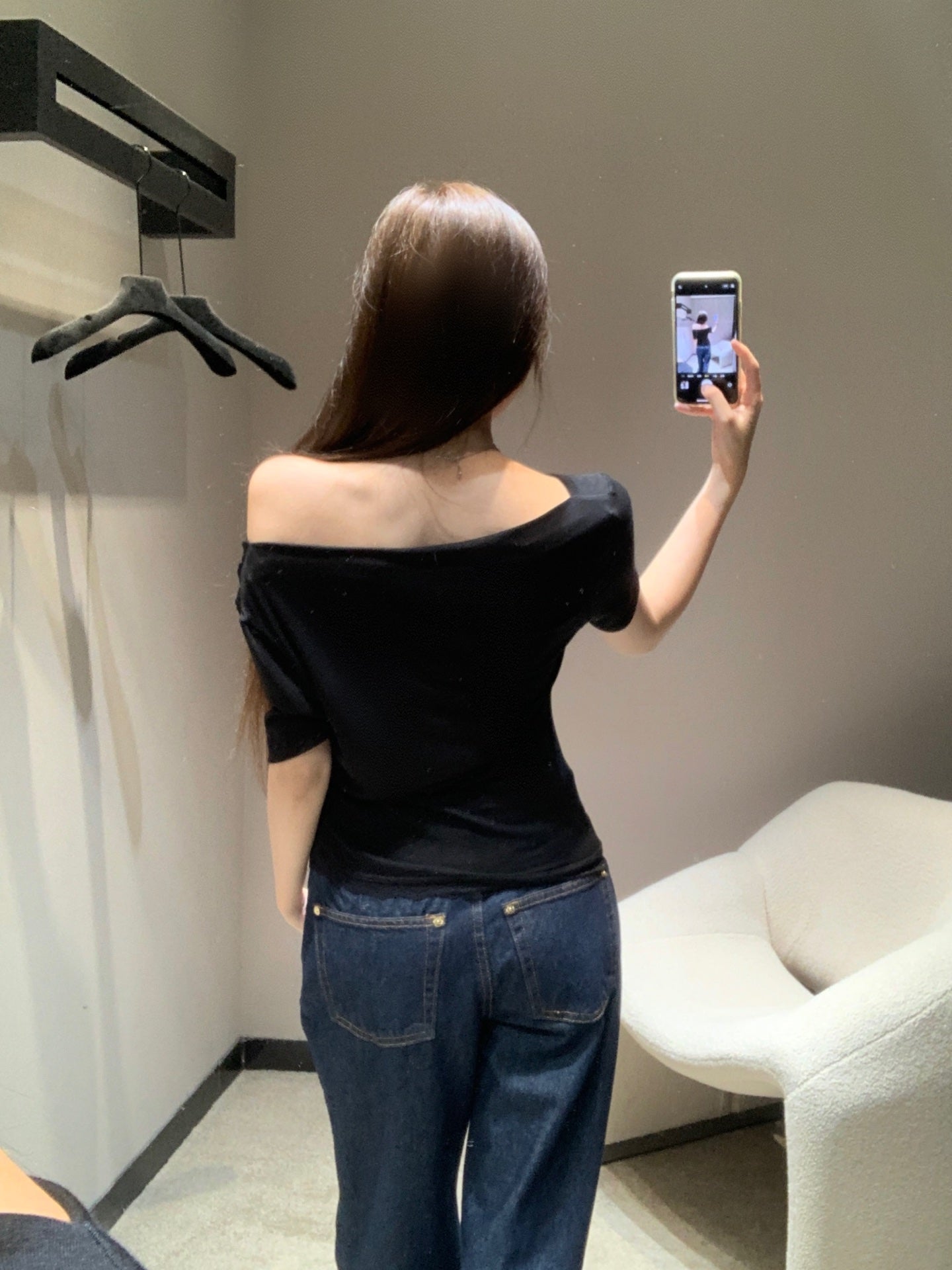 Miu  25ss off-shoulder T-shirt