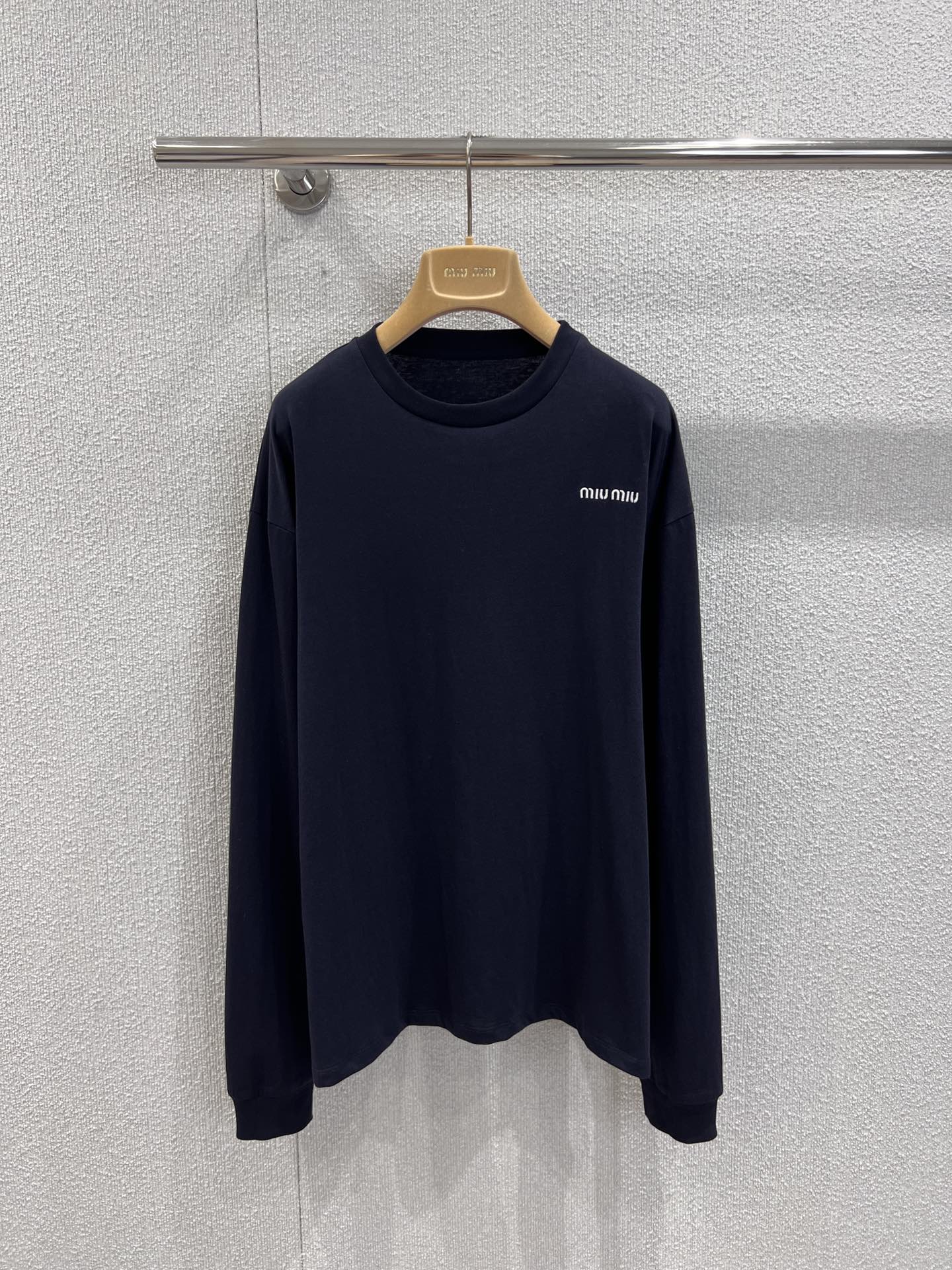 Miu 25fw embroidered sweatshirt