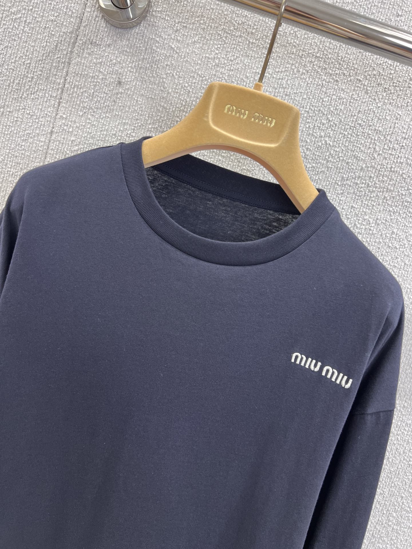 Miu 25fw embroidered sweatshirt