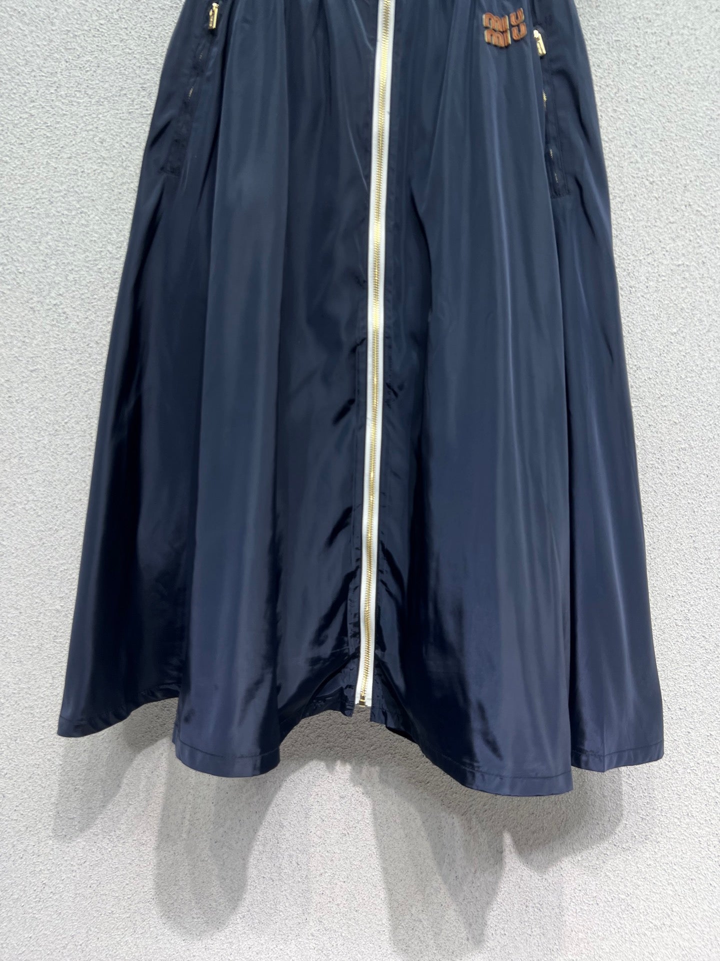 miu 25ss zipper skirt