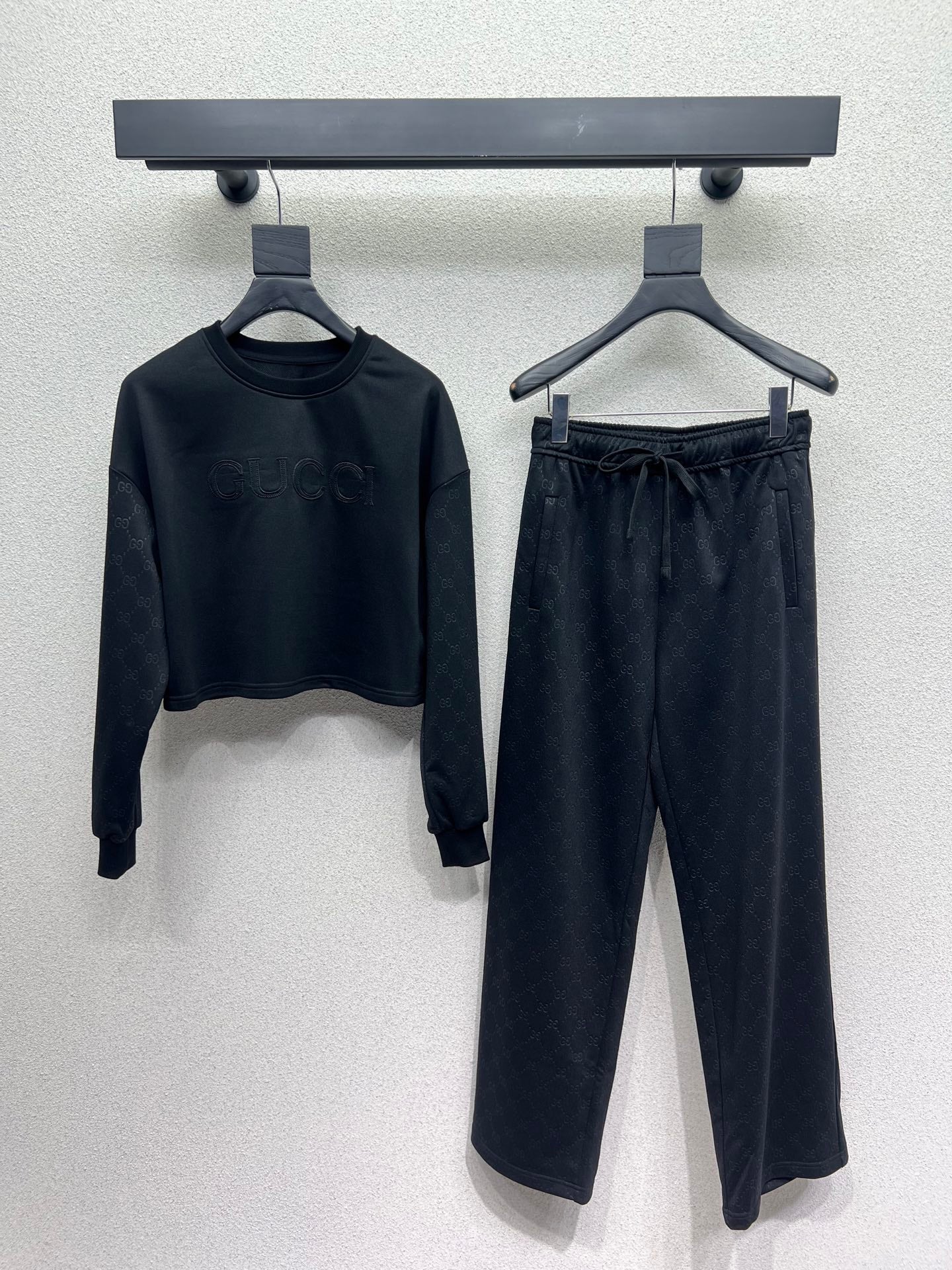 Guc 25fw embossed tracksuit