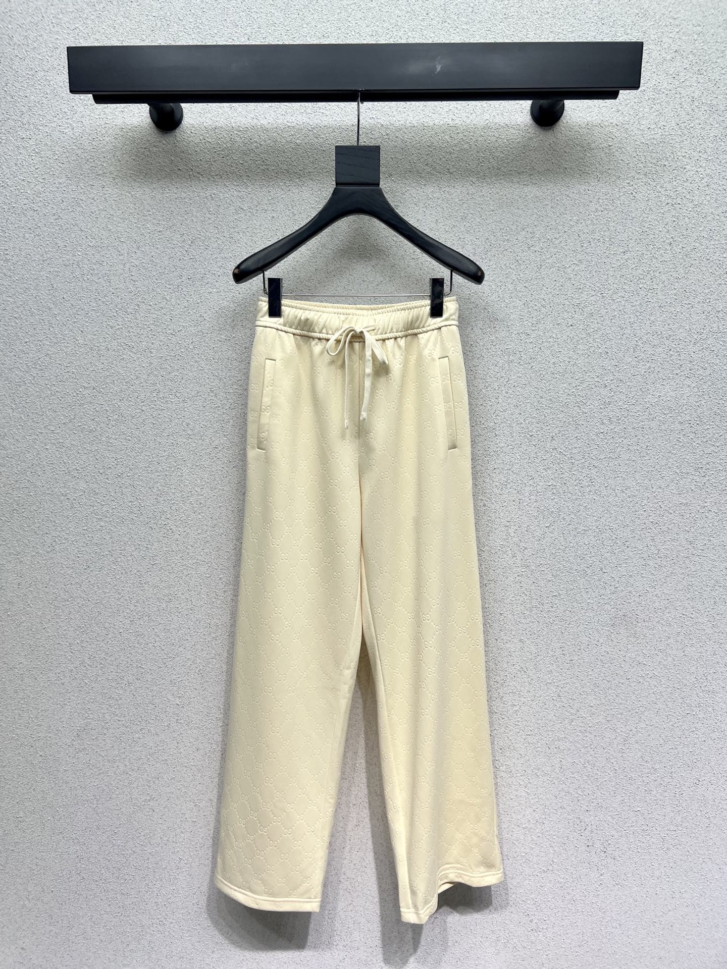 Guc 25fw embossed tracksuit