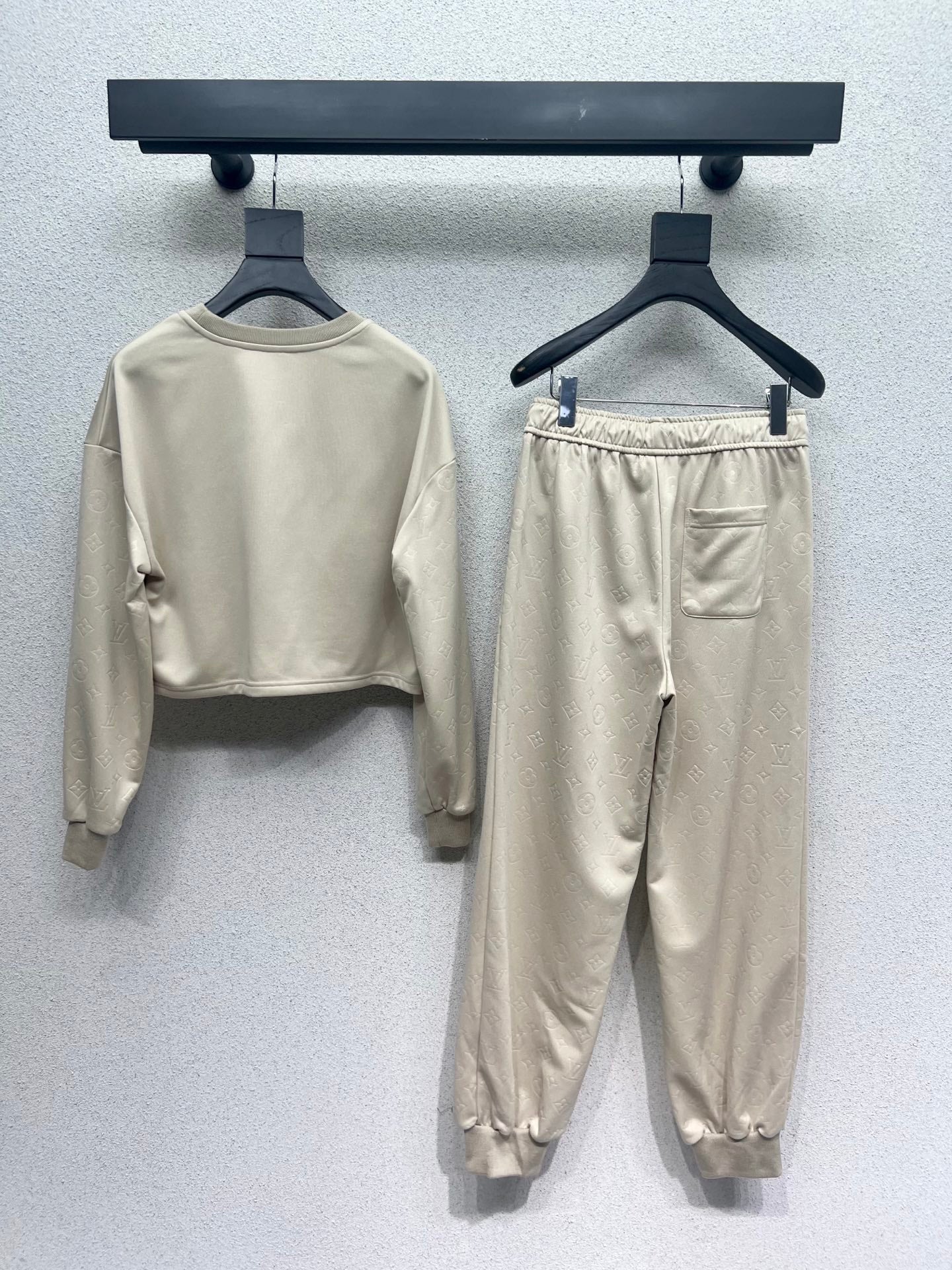 1ouis 25fw embroidered tracksuit
