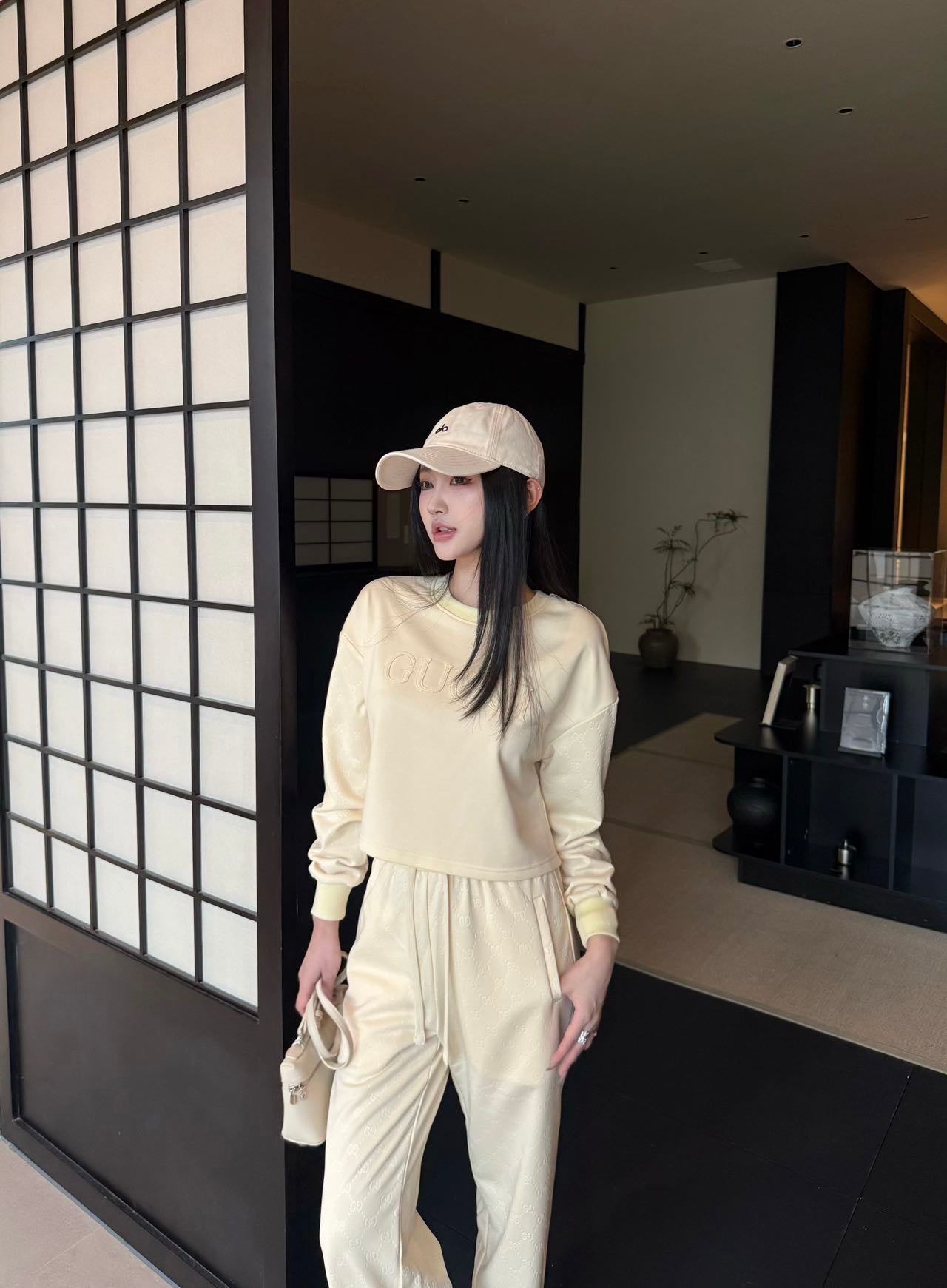 Guc 25fw embossed tracksuit