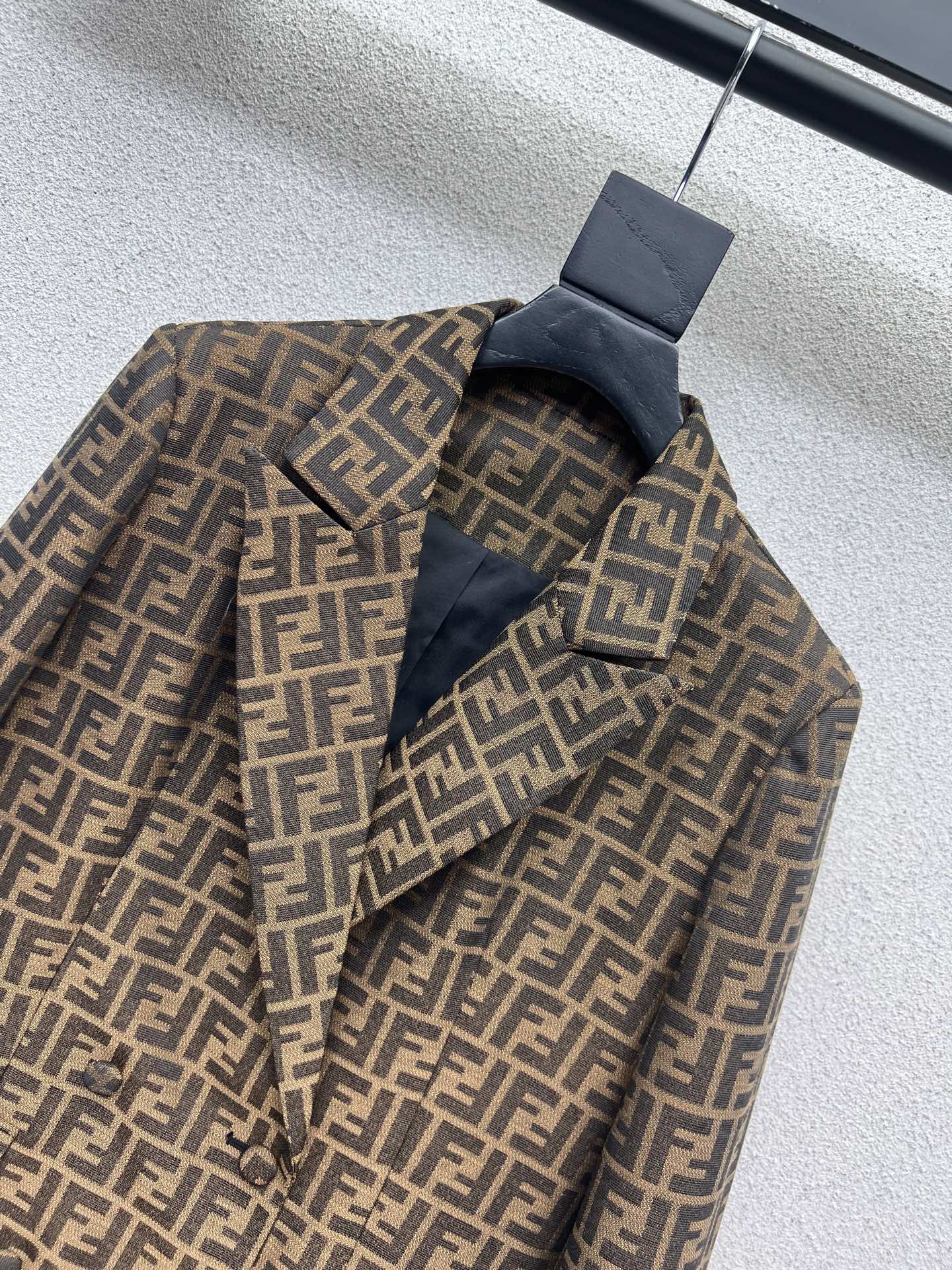 Fend 25fw blazer