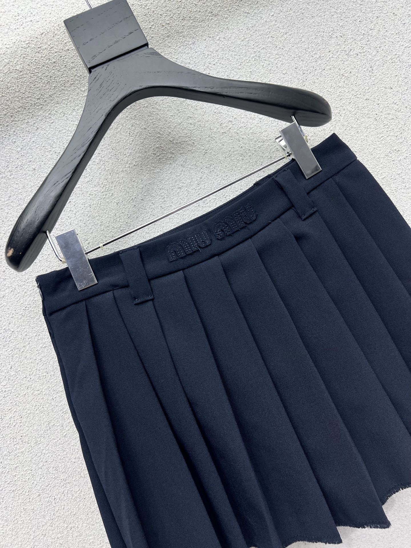miu 25fw pleated skirts