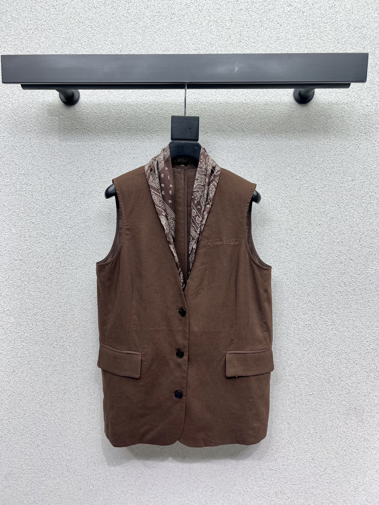 Miu 25fw sleeveless suit