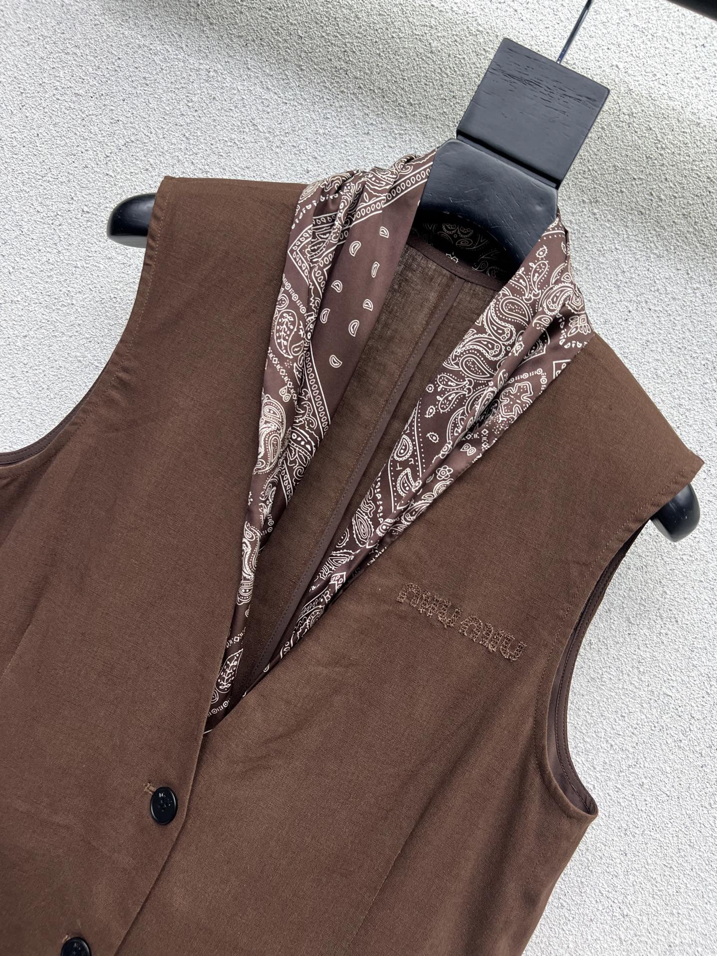 Miu 25fw sleeveless suit