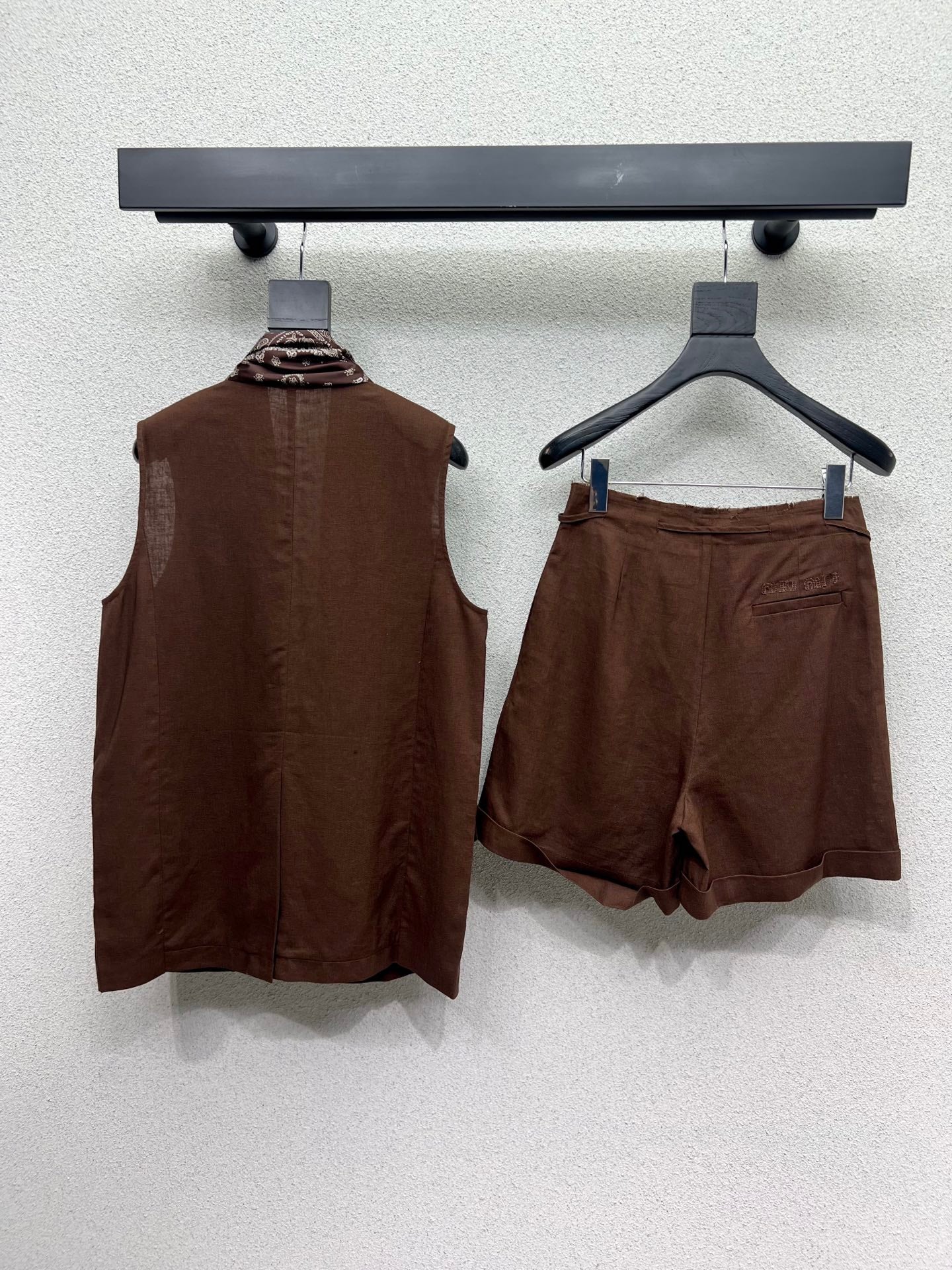 Miu 25fw sleeveless suit