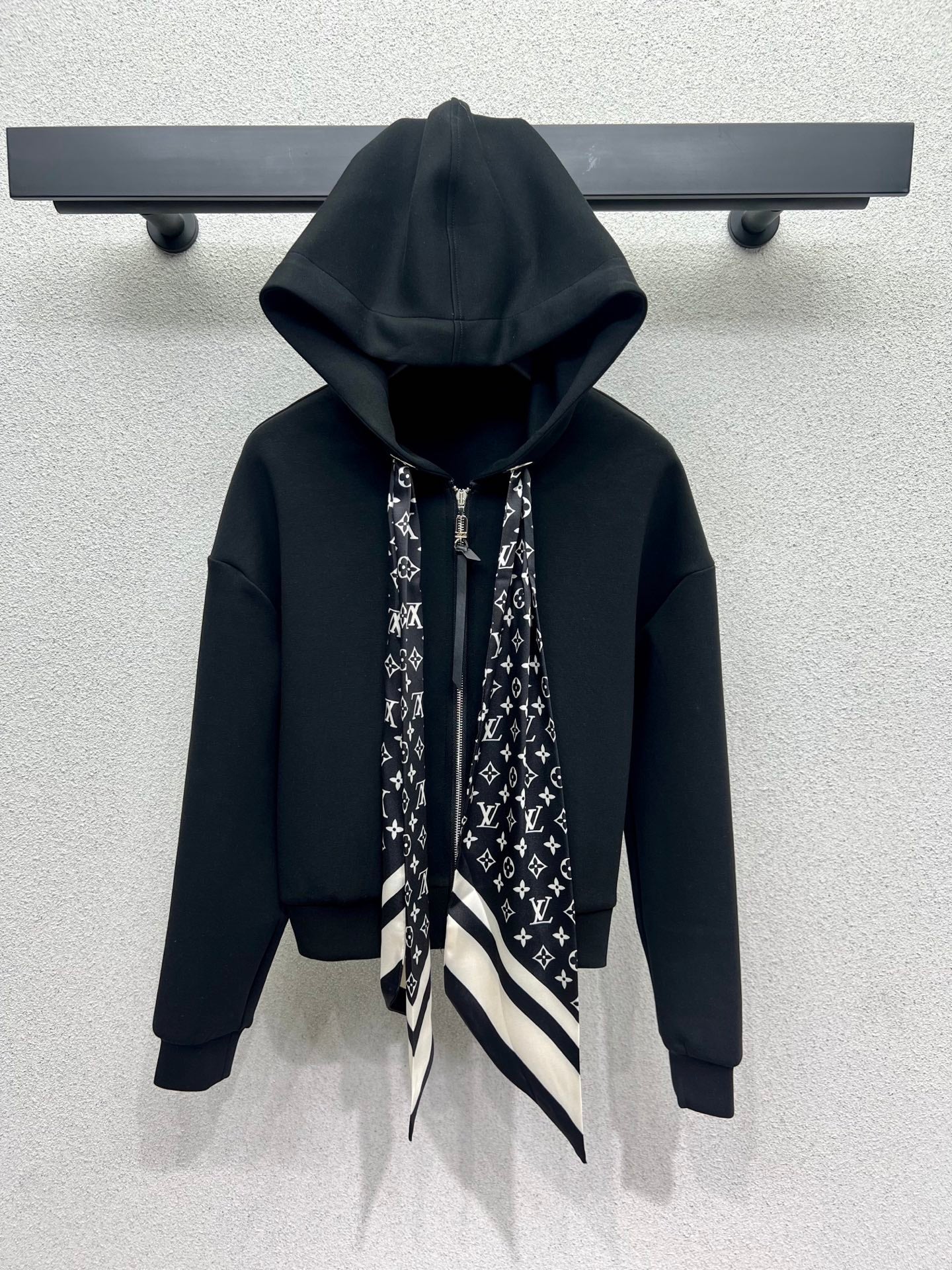 Louis 25fw  scarf tracksuit
