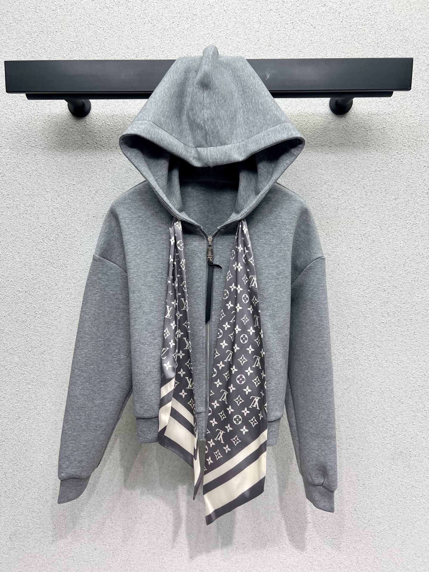 Louis 25fw  scarf tracksuit