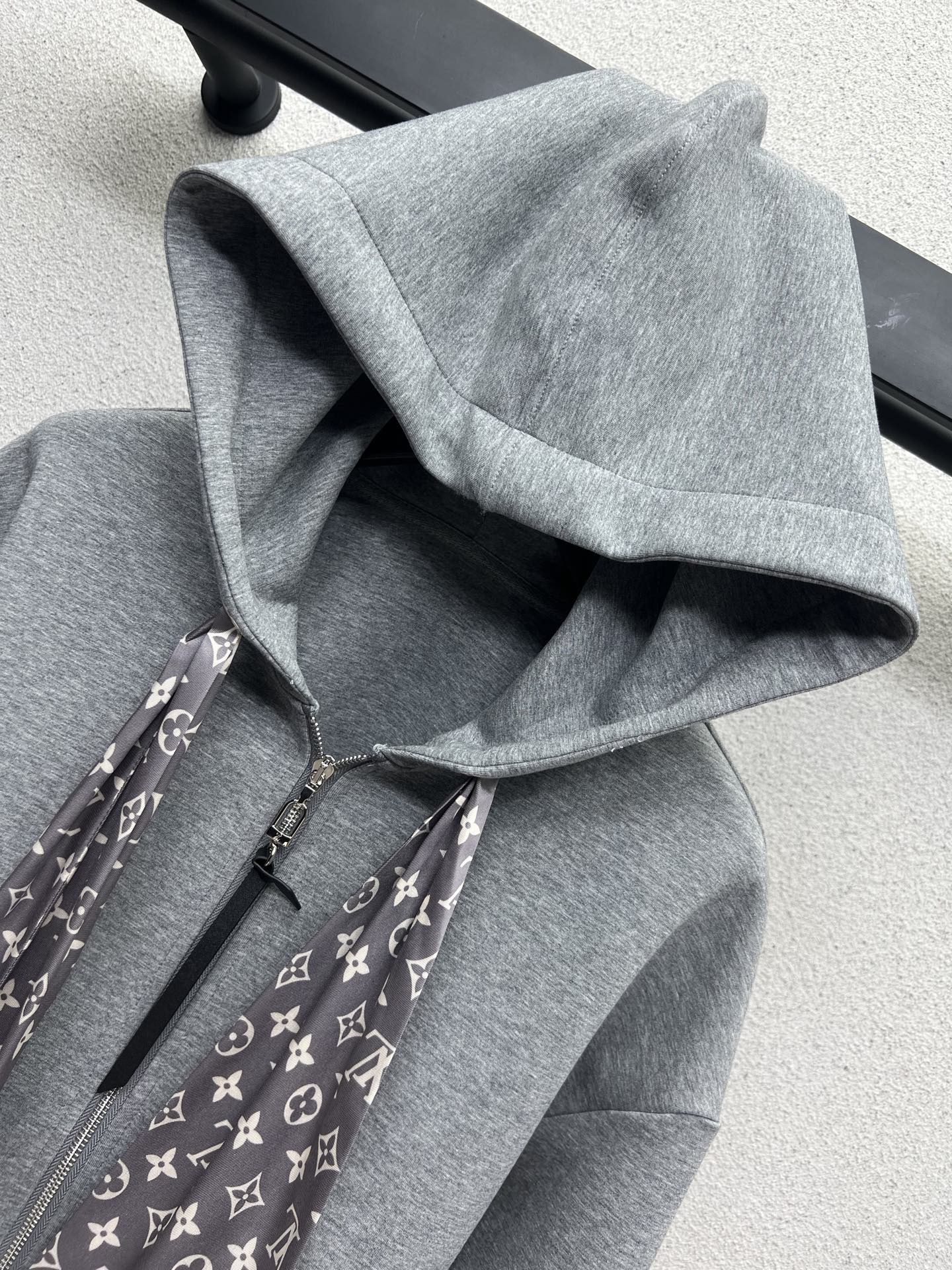 Louis 25fw  scarf tracksuit