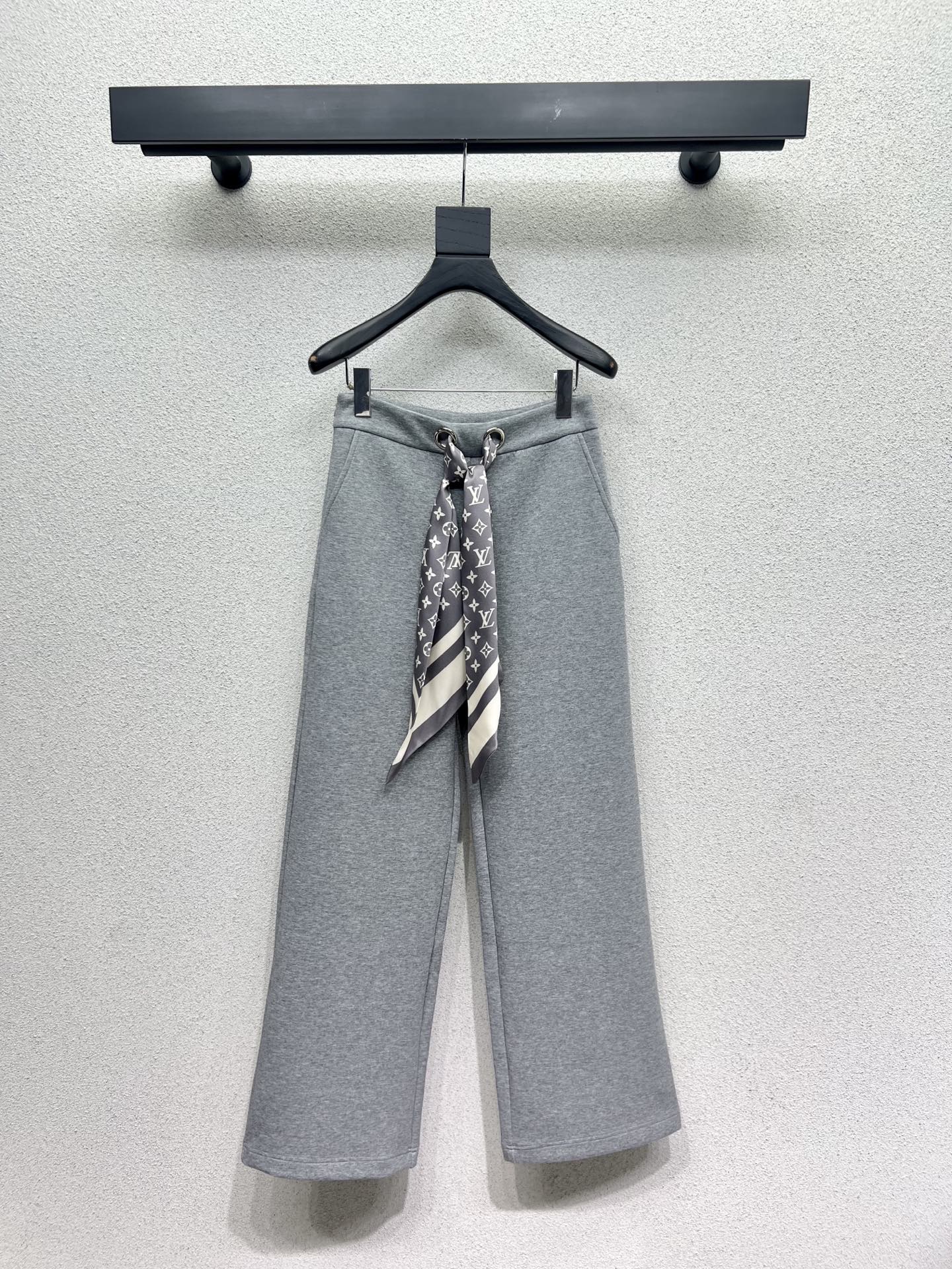 Louis 25fw  scarf tracksuit