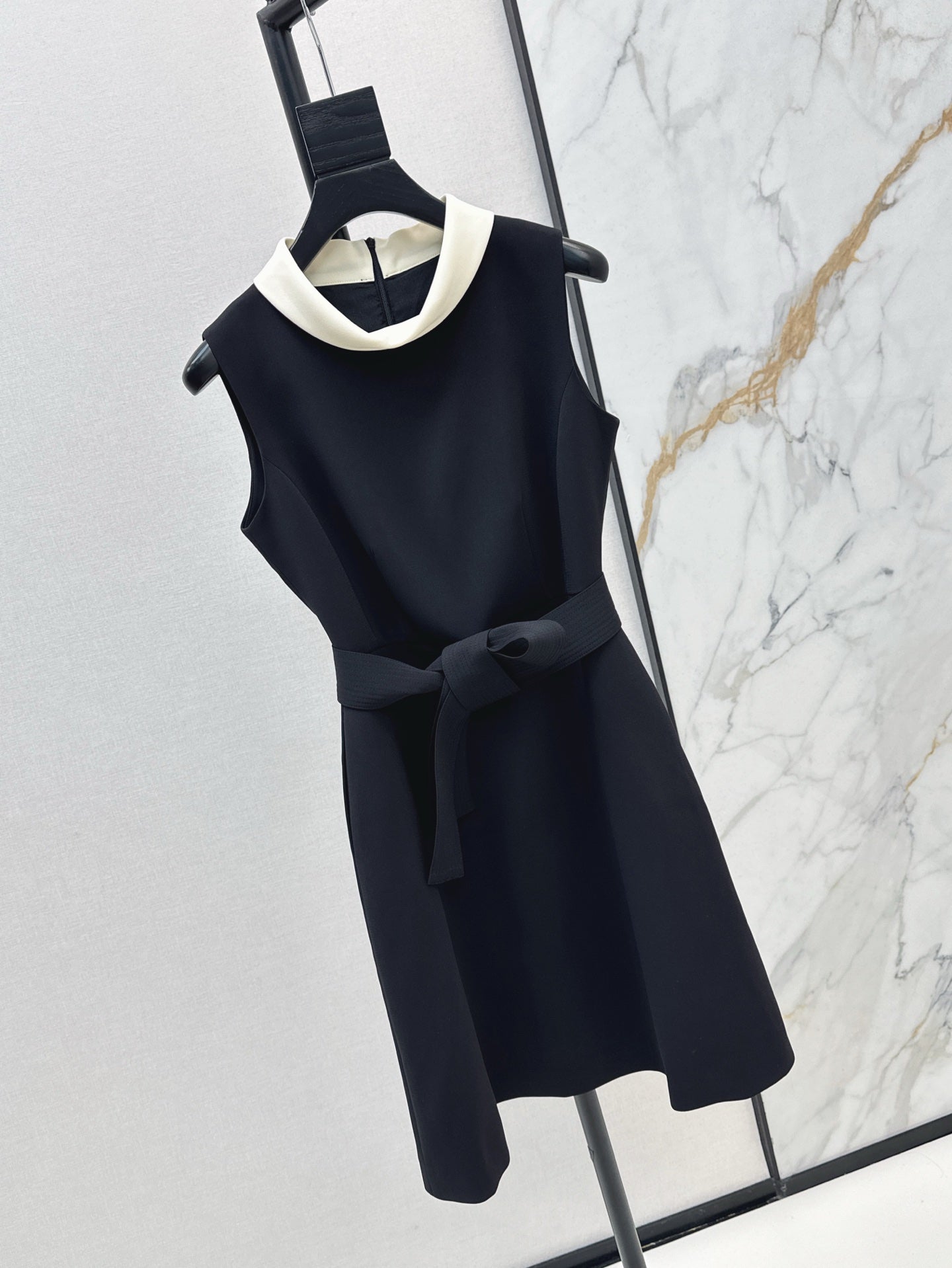 CD 25ss sleeveless dress