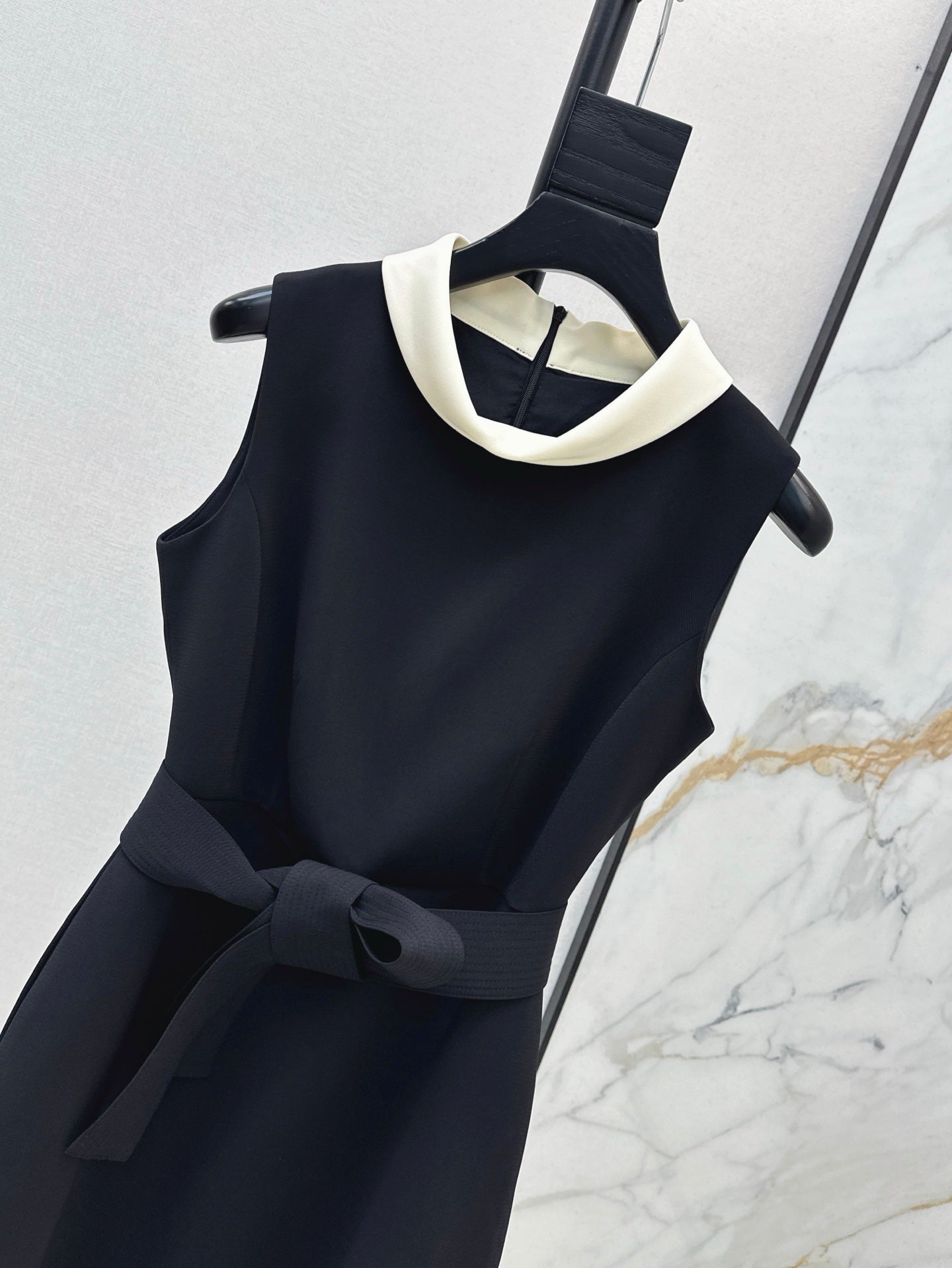 CD 25ss sleeveless dress