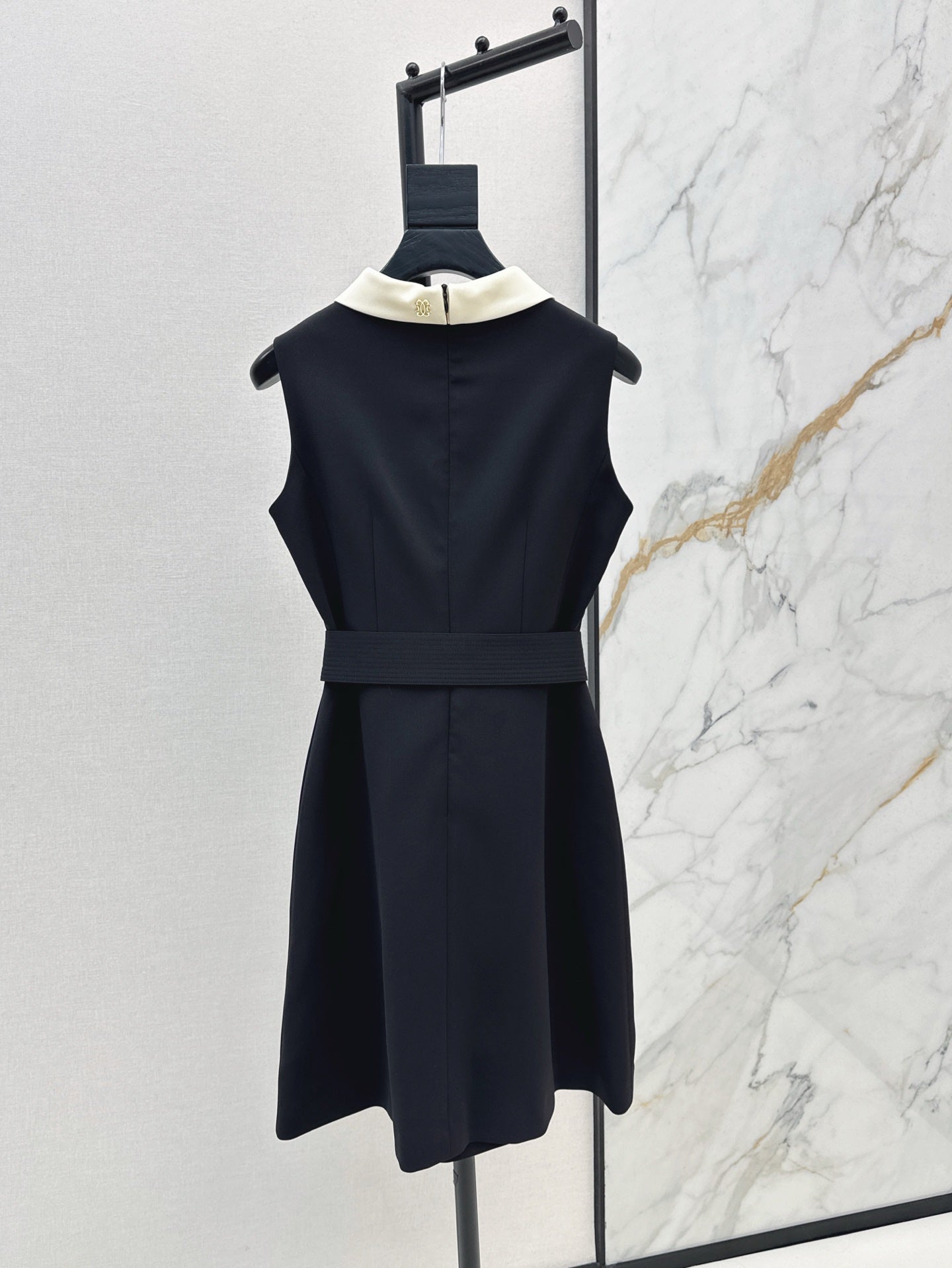 CD 25ss sleeveless dress