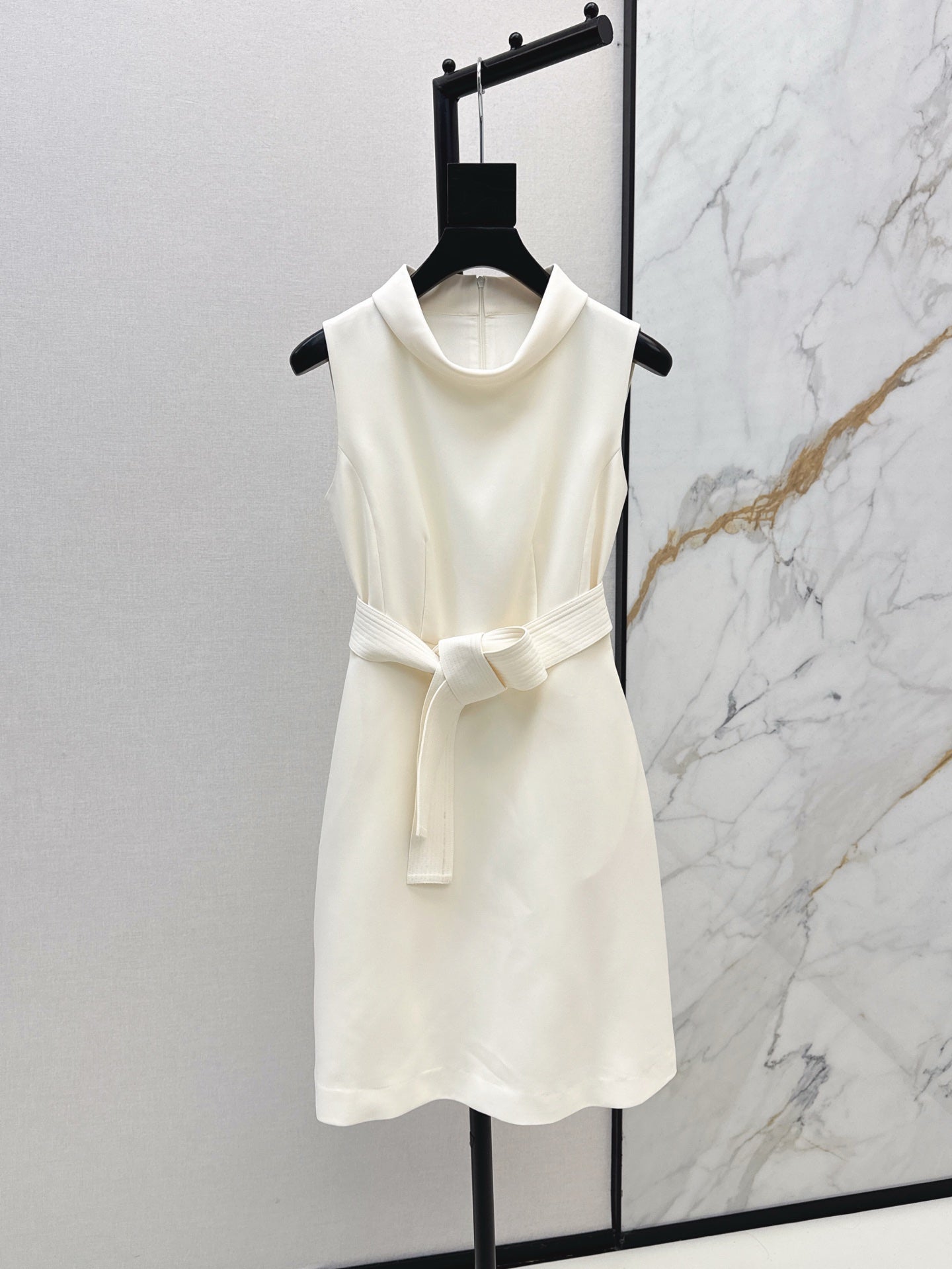 CD 25ss sleeveless dress