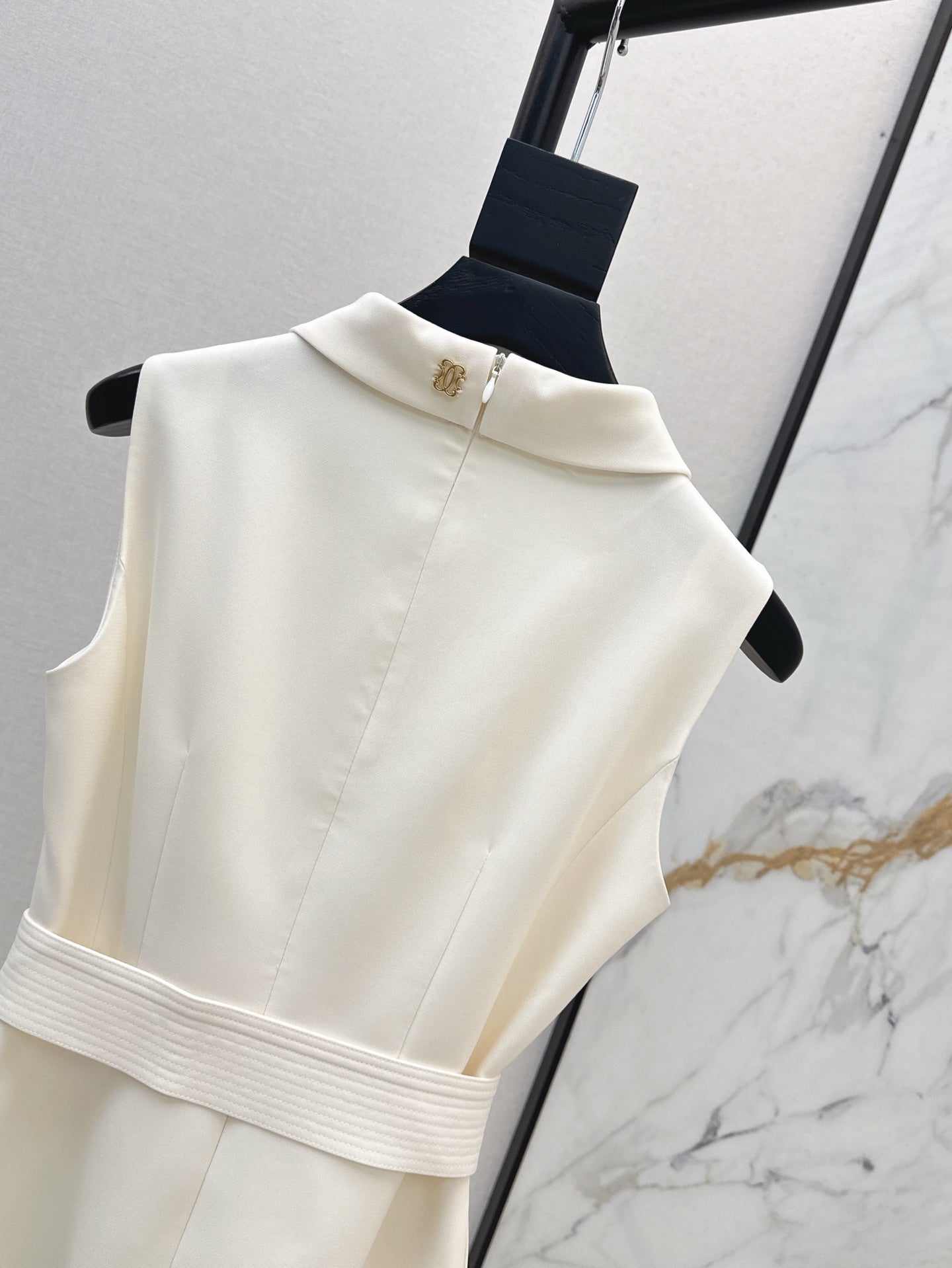 CD 25ss sleeveless dress