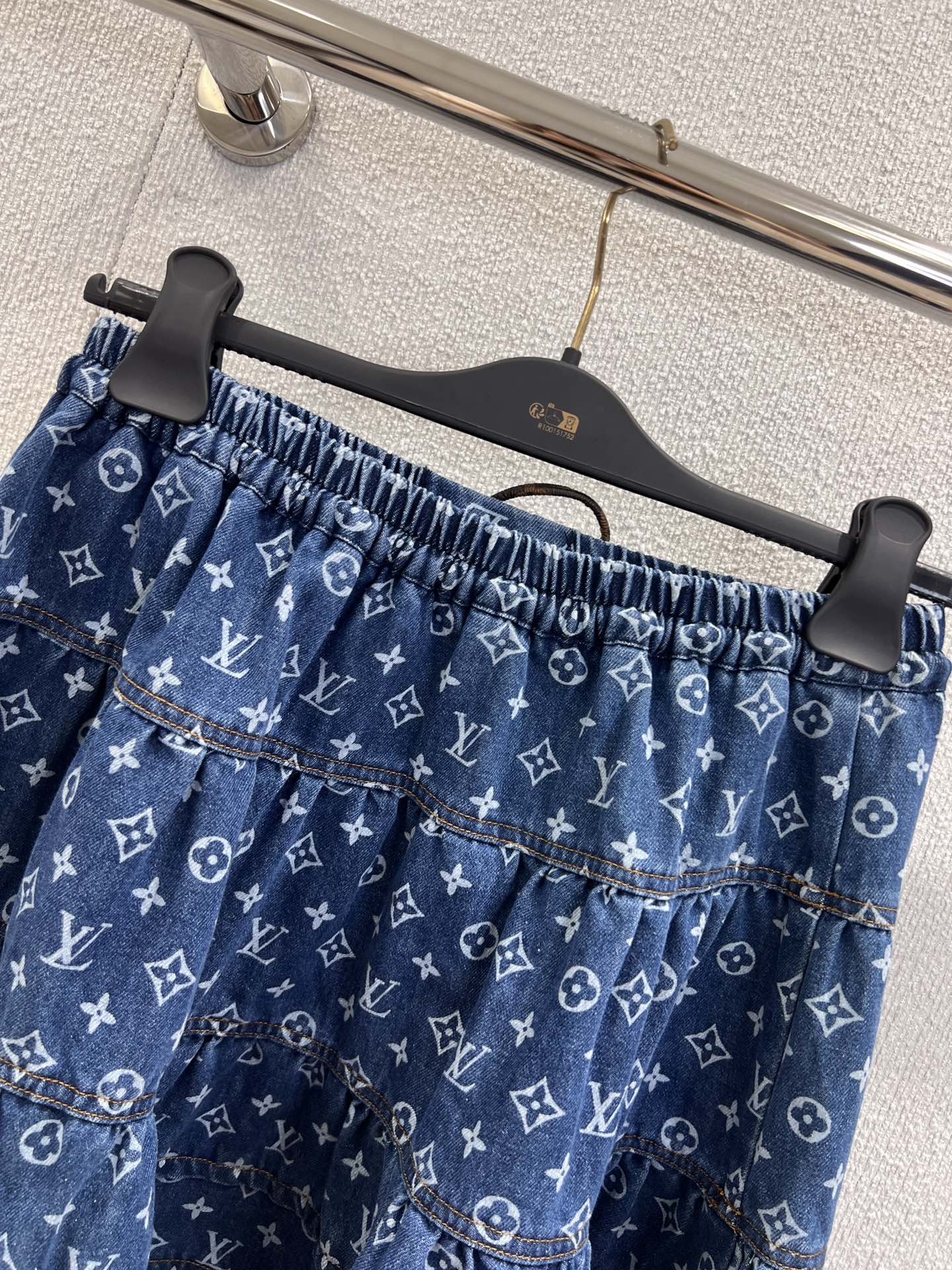 Louis 25fw denim skirt