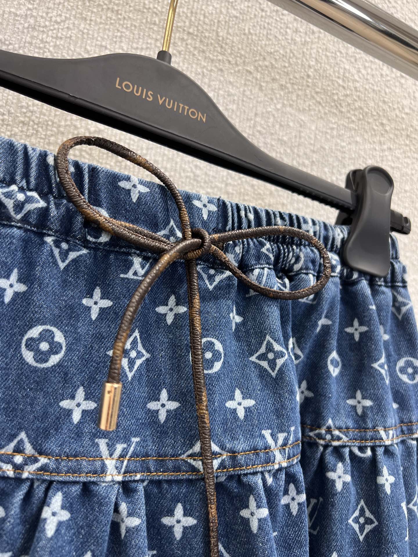 Louis 25fw denim skirt