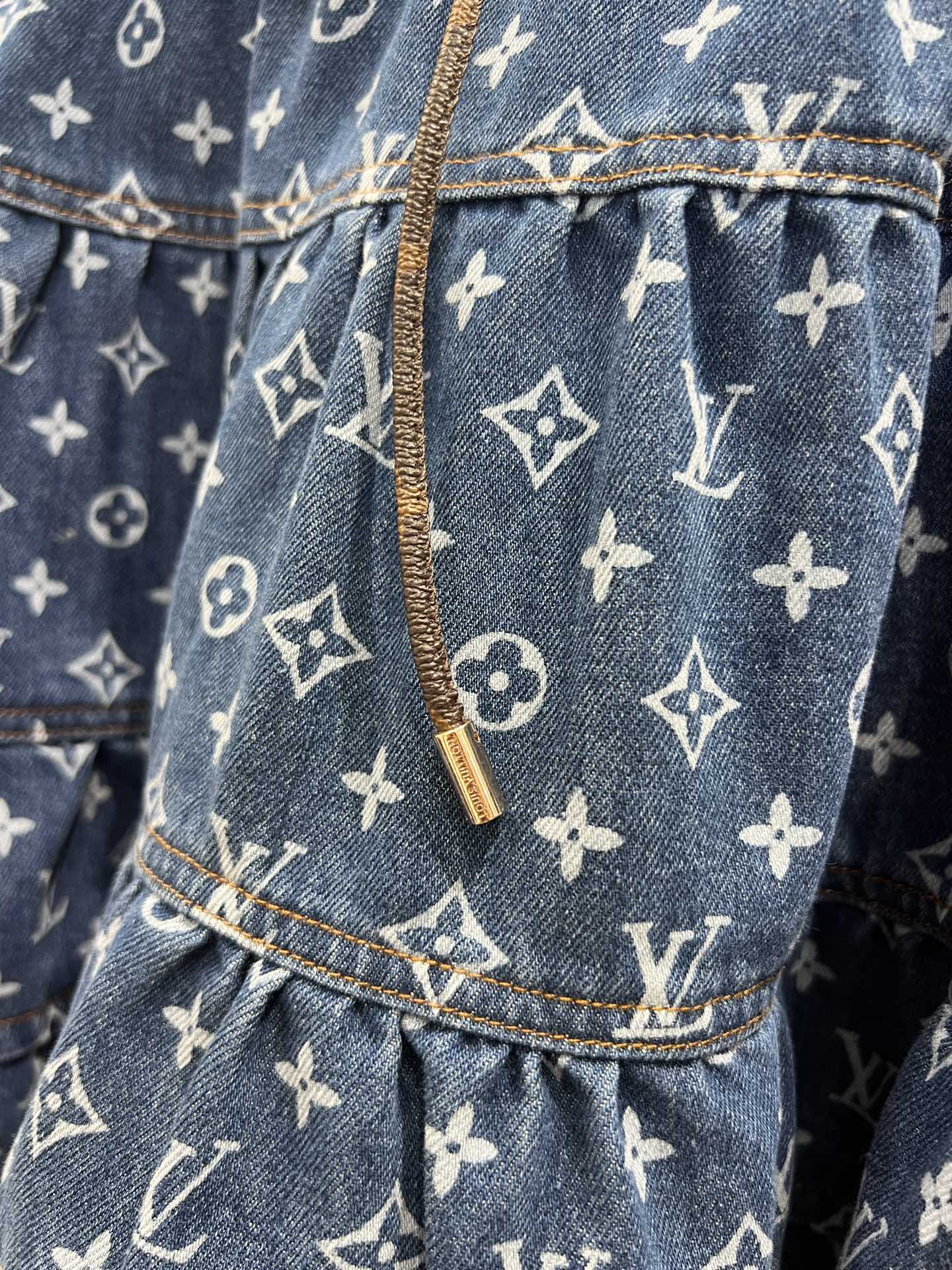 Louis 25fw denim skirt