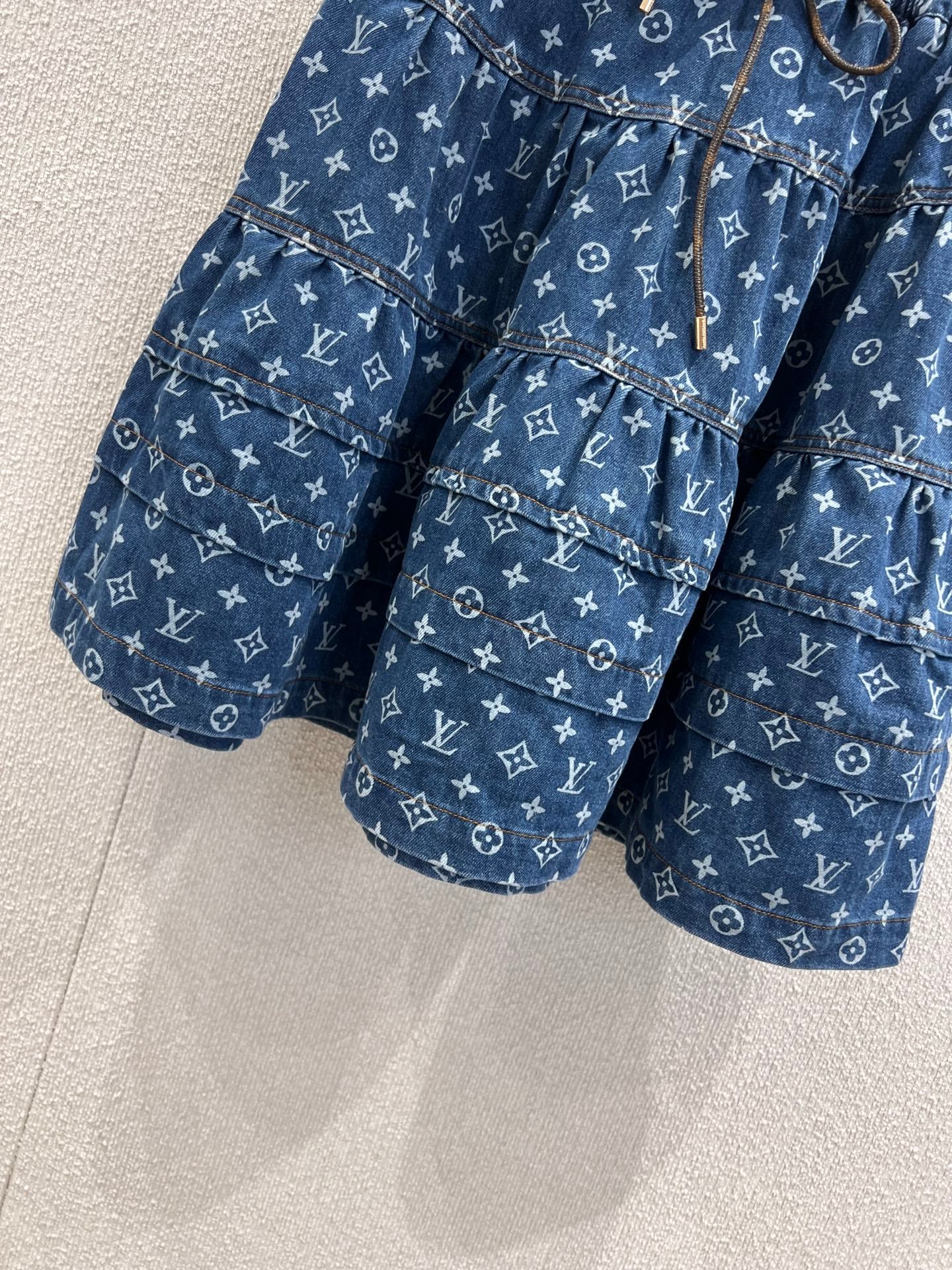 Louis 25fw denim skirt