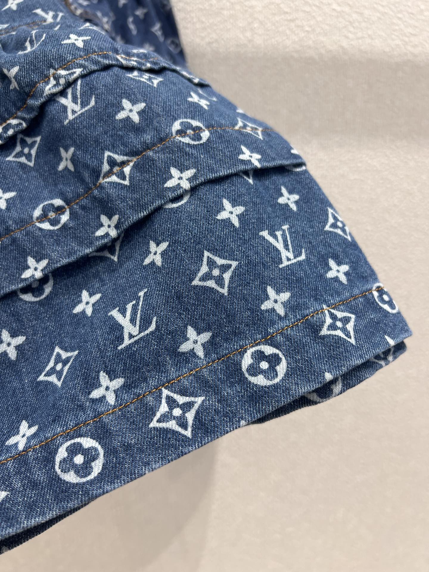 Louis 25fw denim skirt