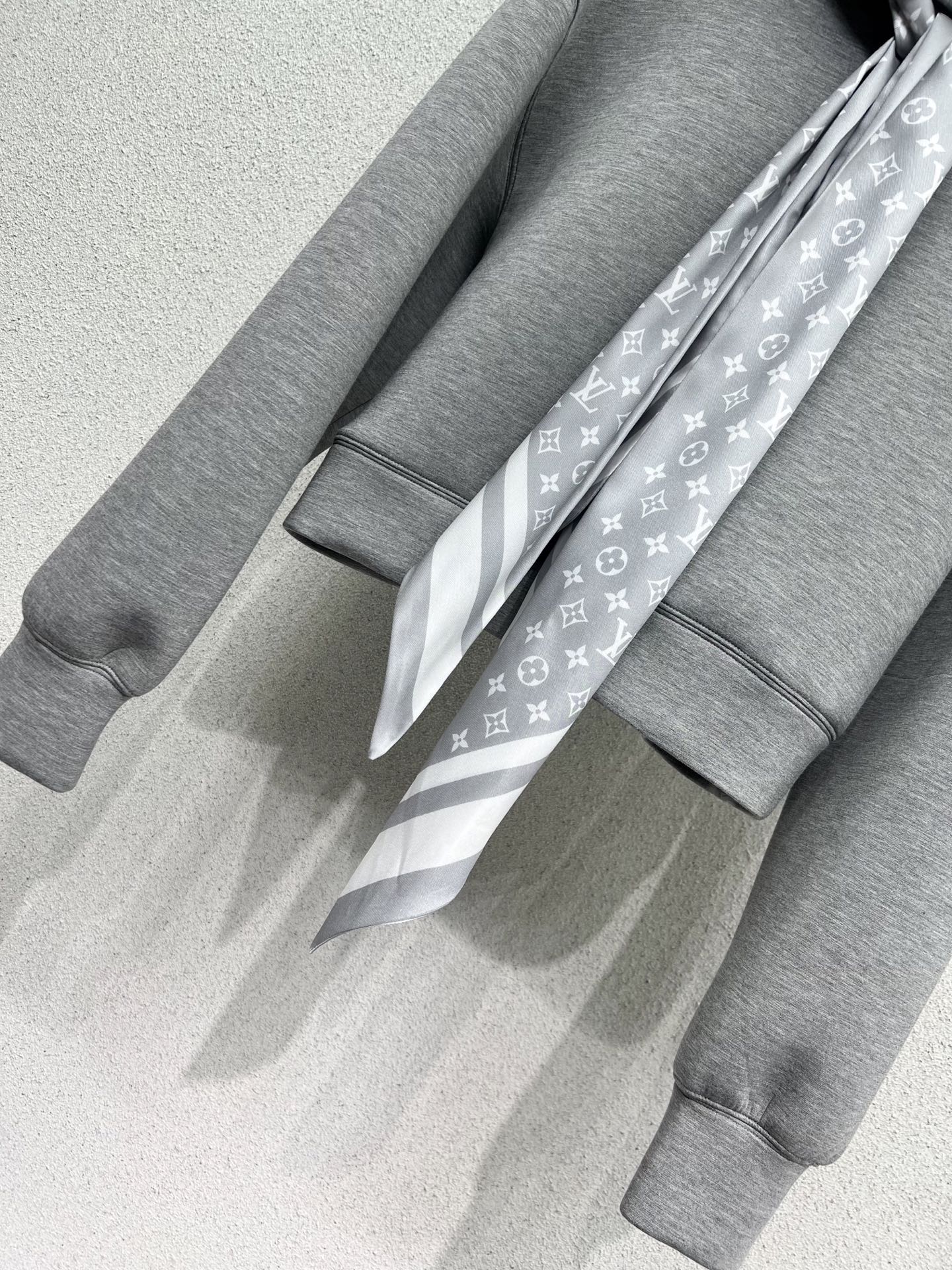 Louis 25fw scarf hoodie