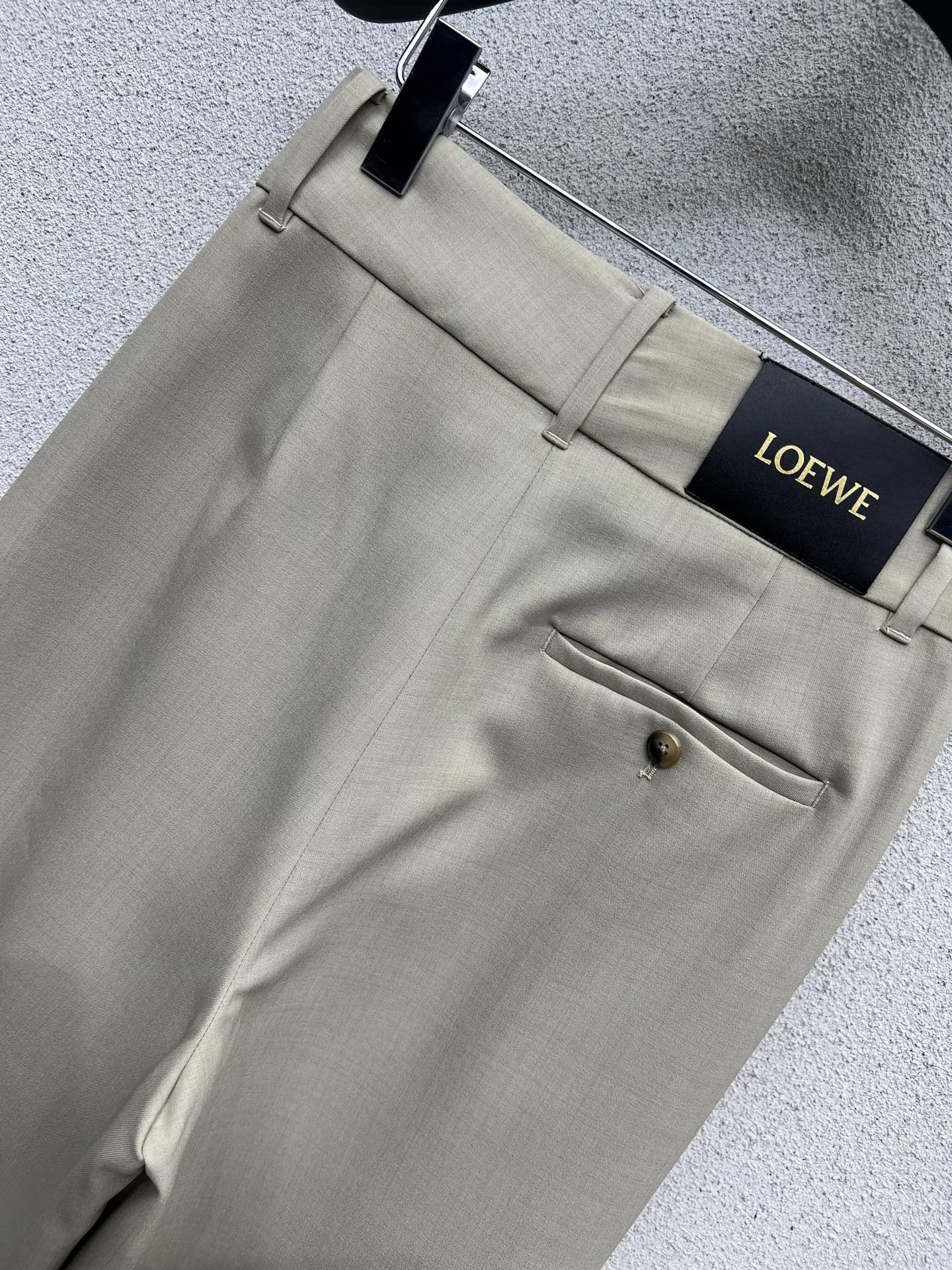 Loe 25fw pleated pants