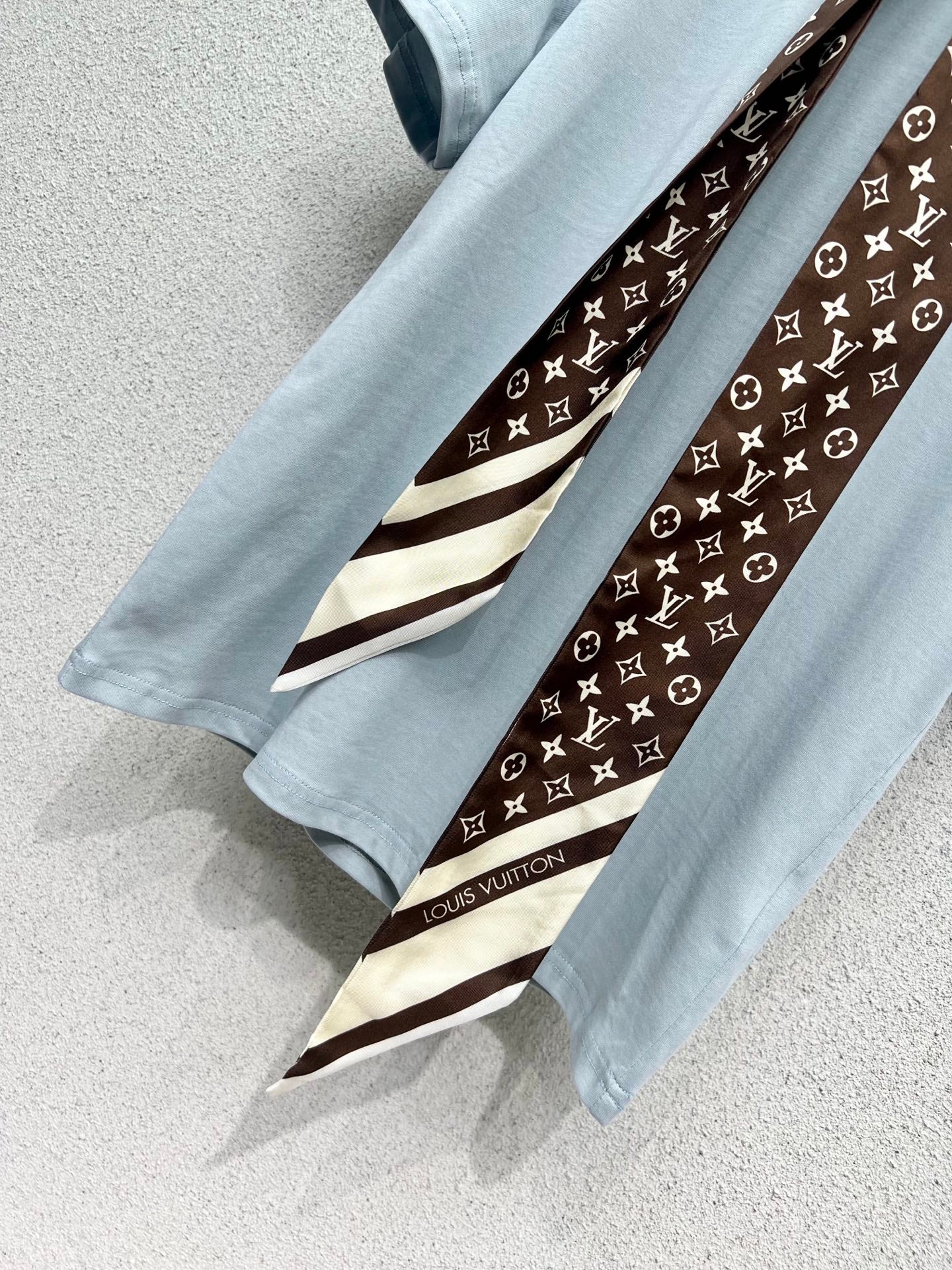 Louis 25fw  Scarf T-shirt