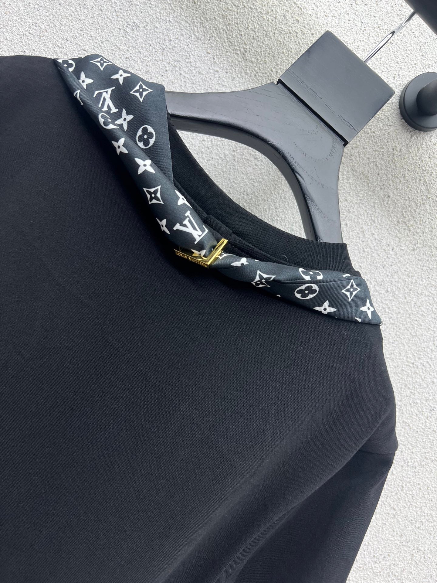 Louis 25fw  Scarf T-shirt
