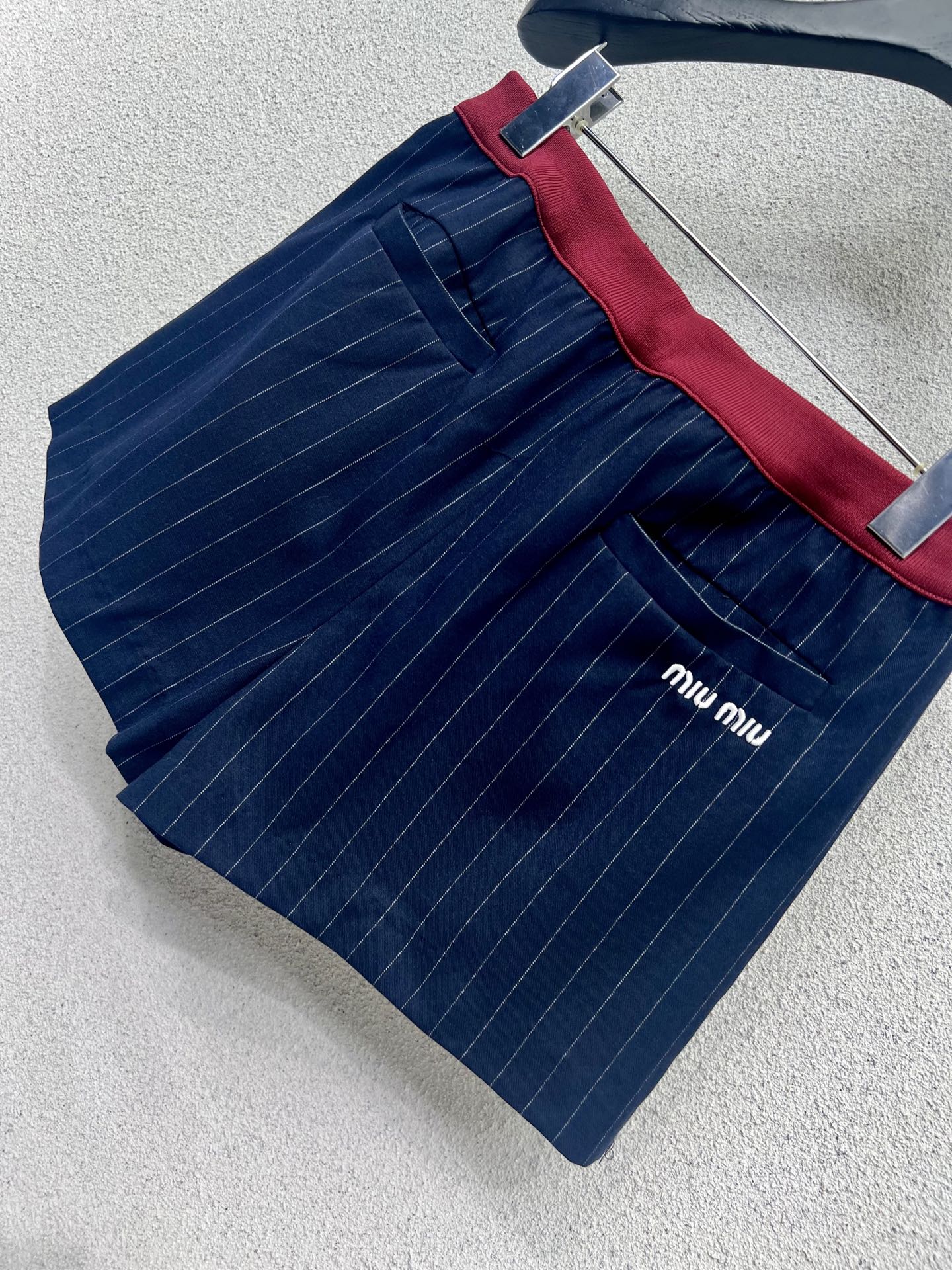 Miu 25fw embroidered short