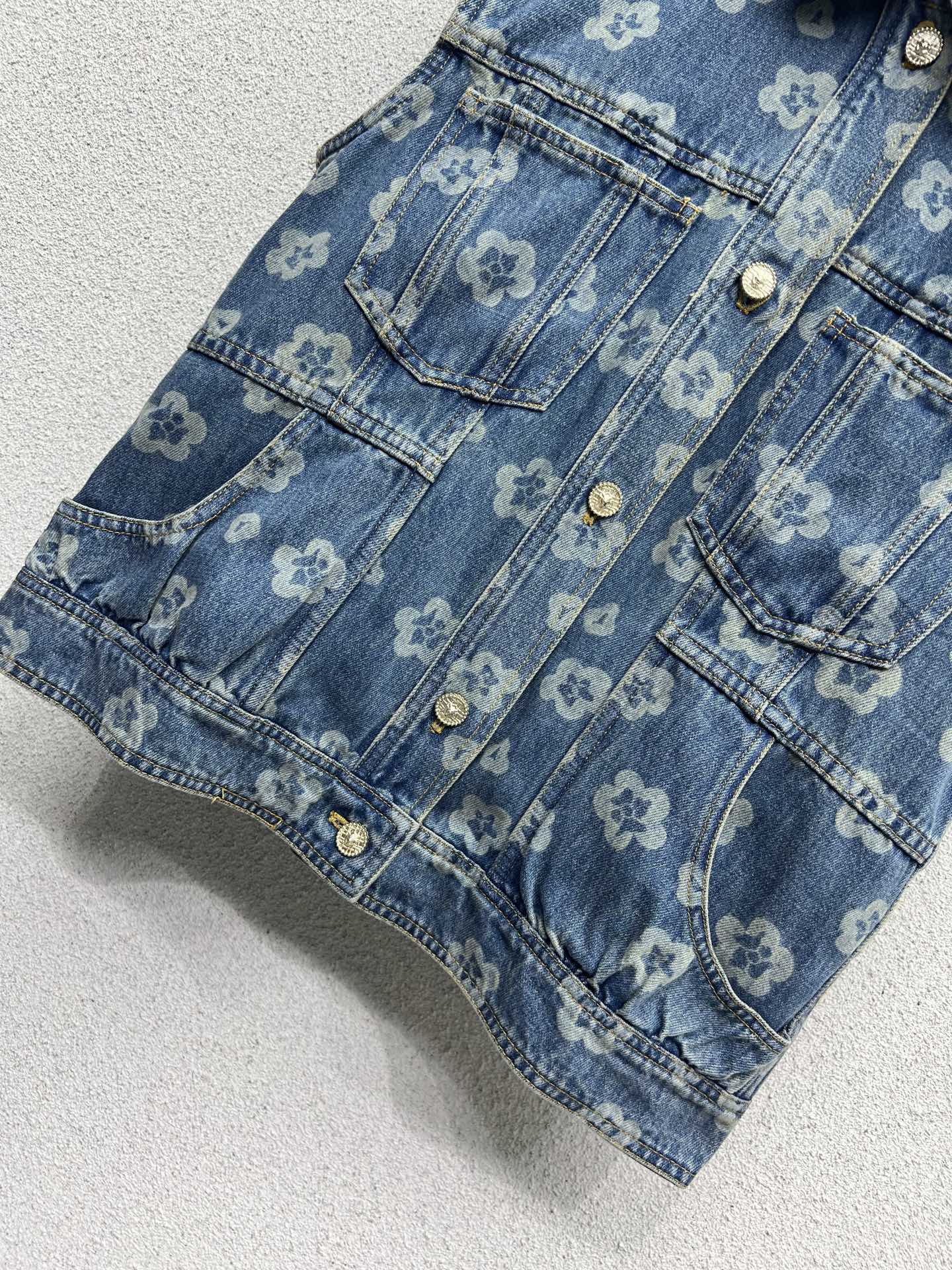 Chan 25fw printed vest