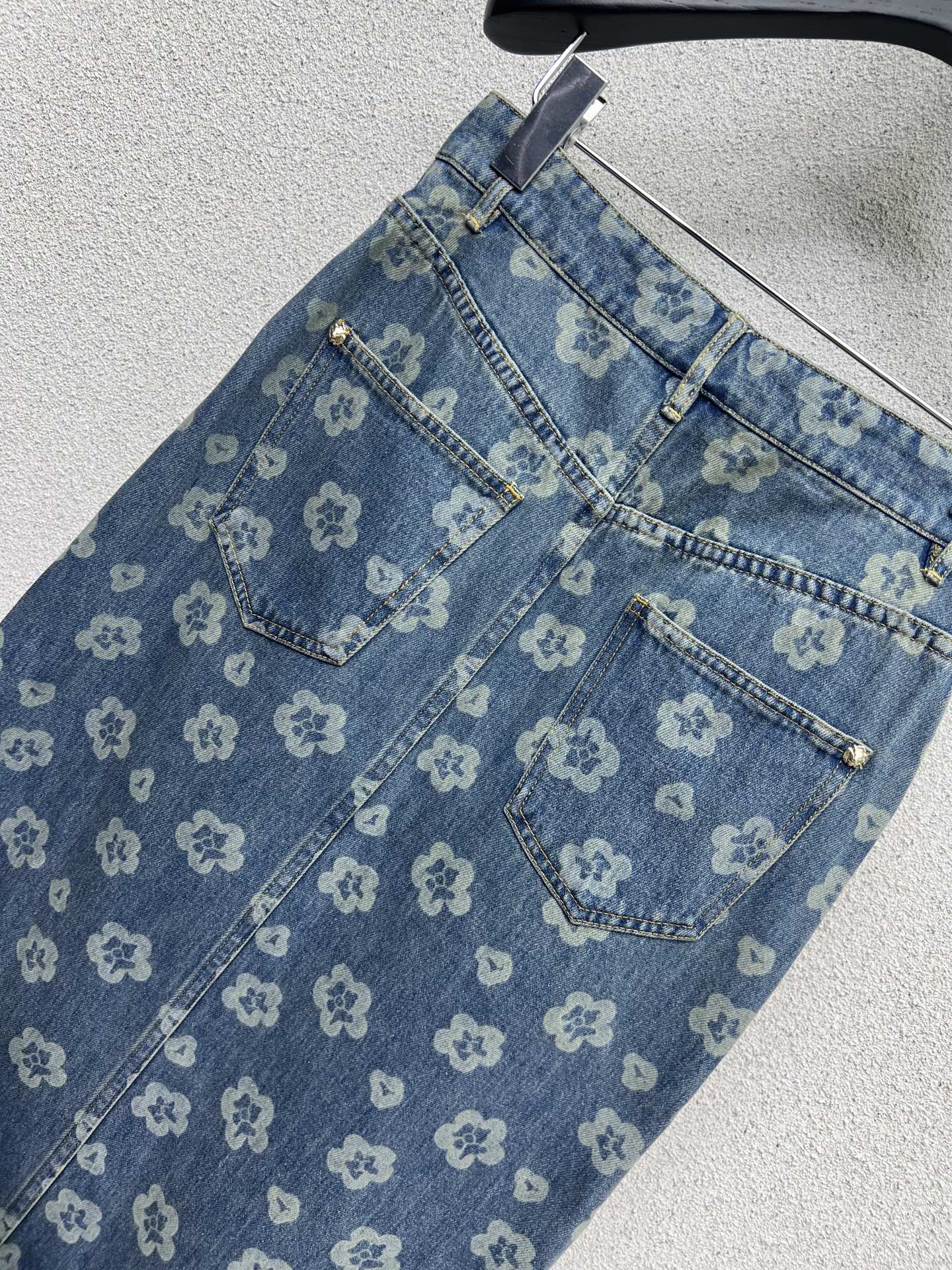 Chan 25fw printed skirts