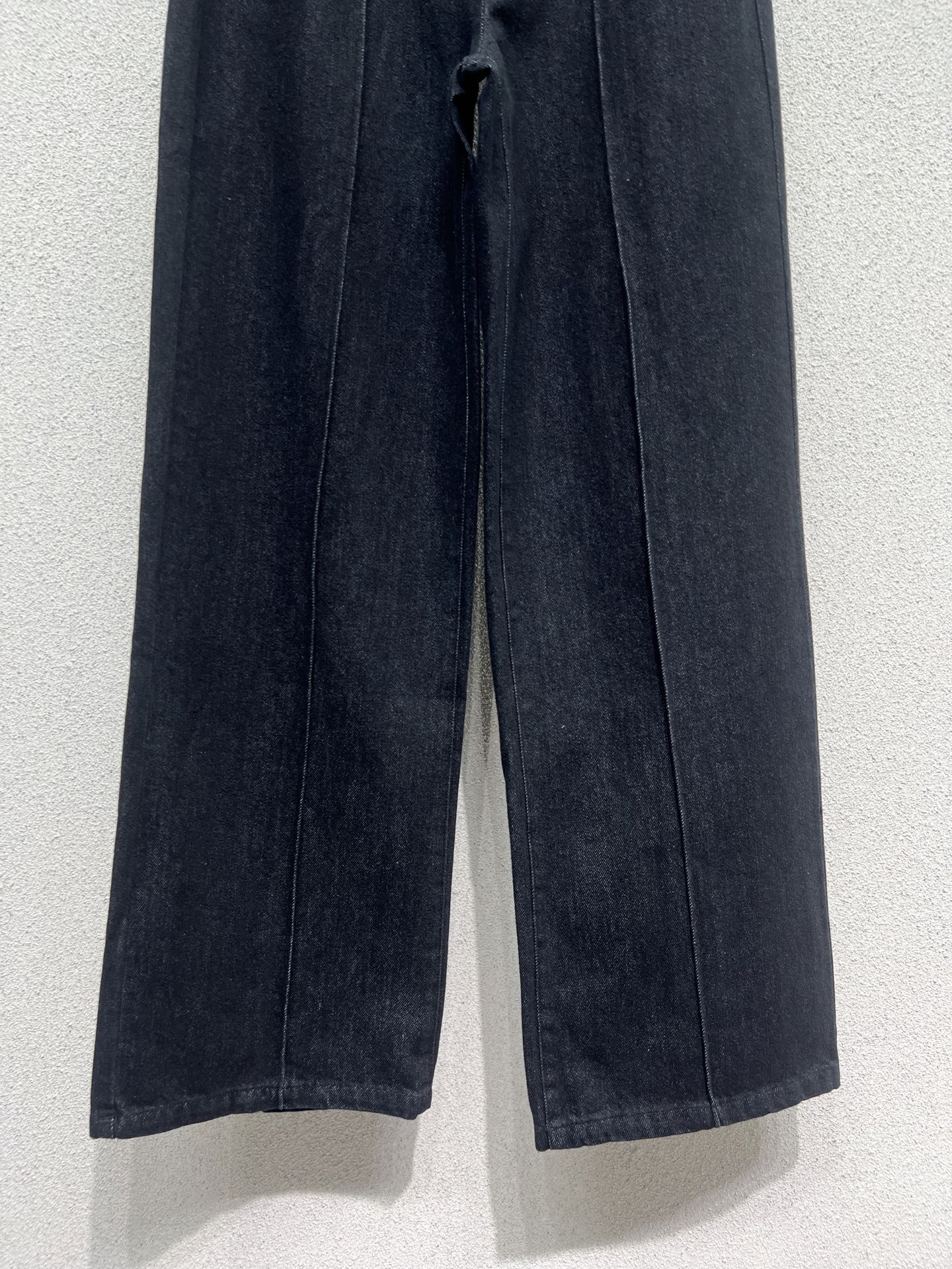 Fend 25fw straight jeans