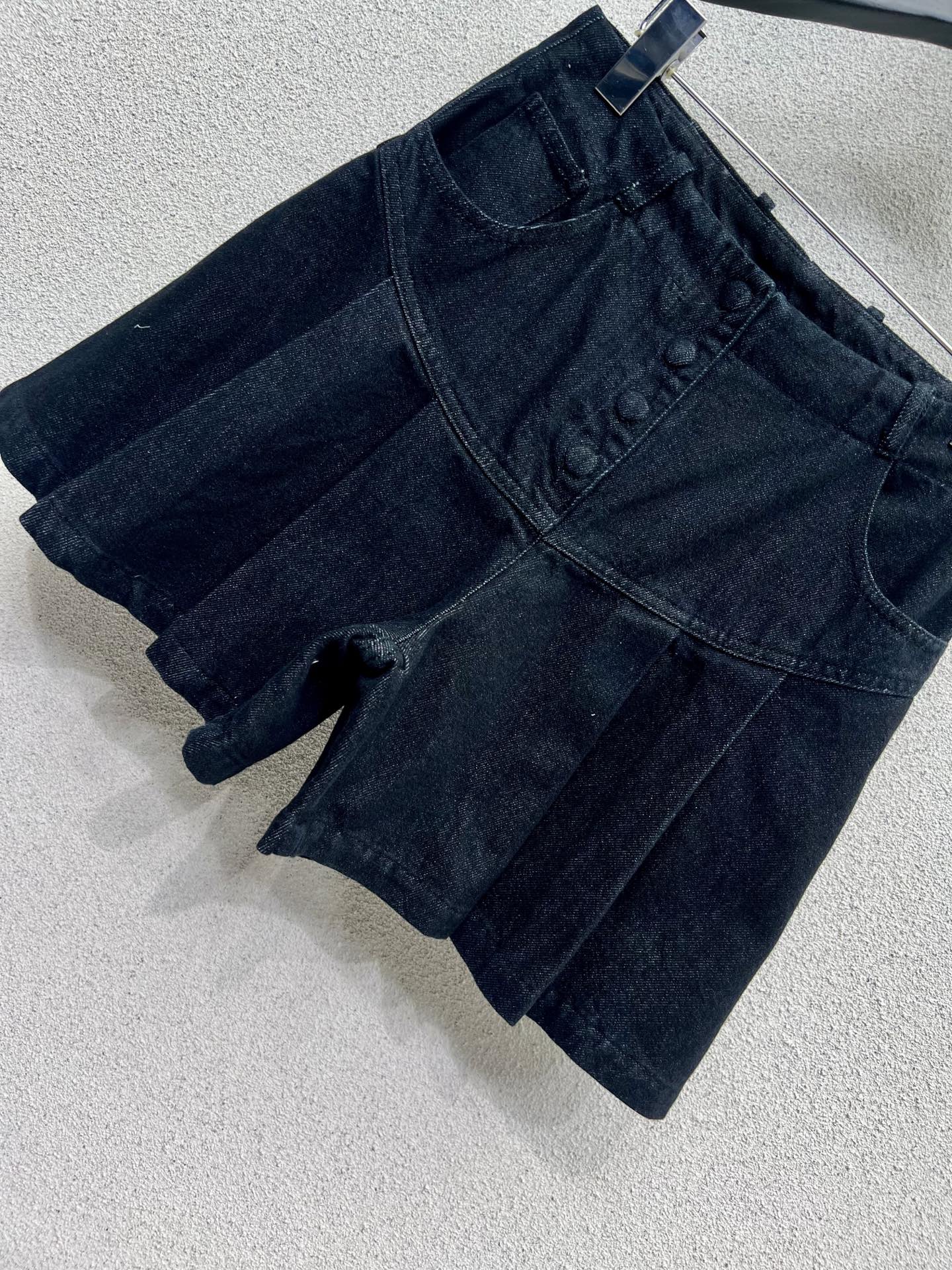 Fend 25fw pleated short