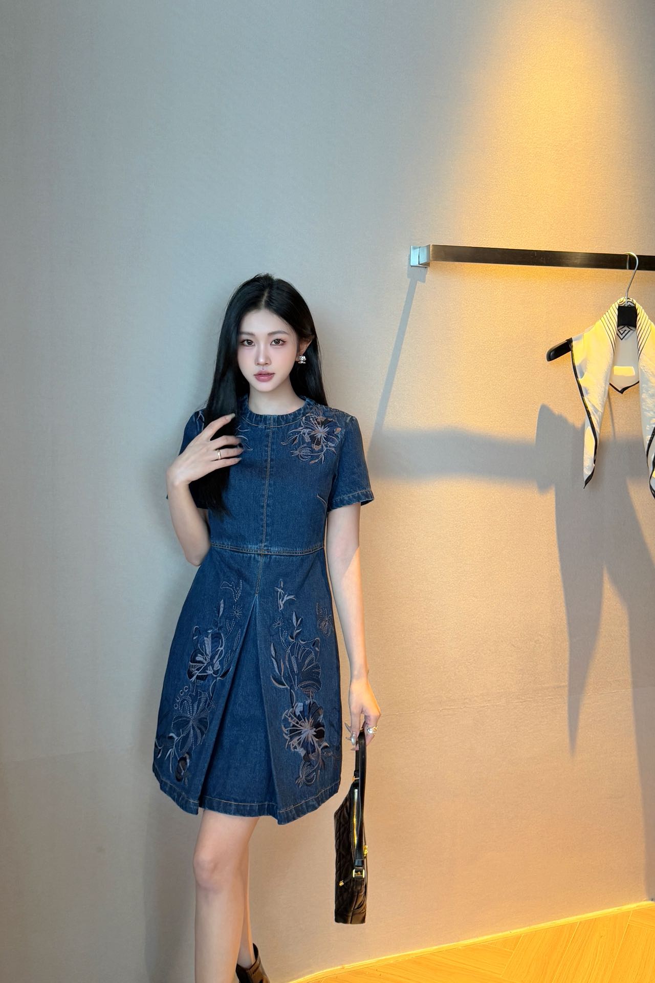 Guc 25fw embroidered dress