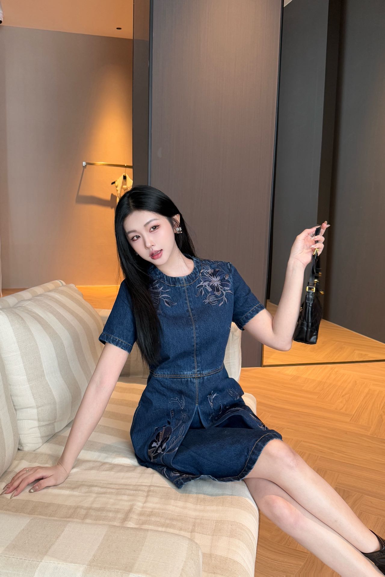 Guc 25fw embroidered dress