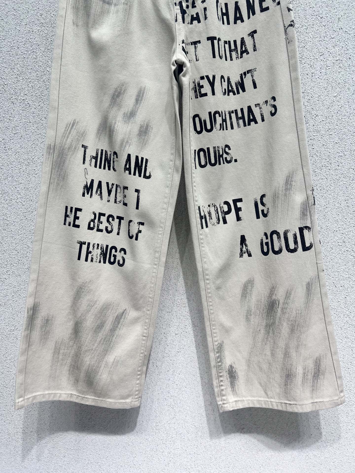 Chan 25fw Graffiti jeans
