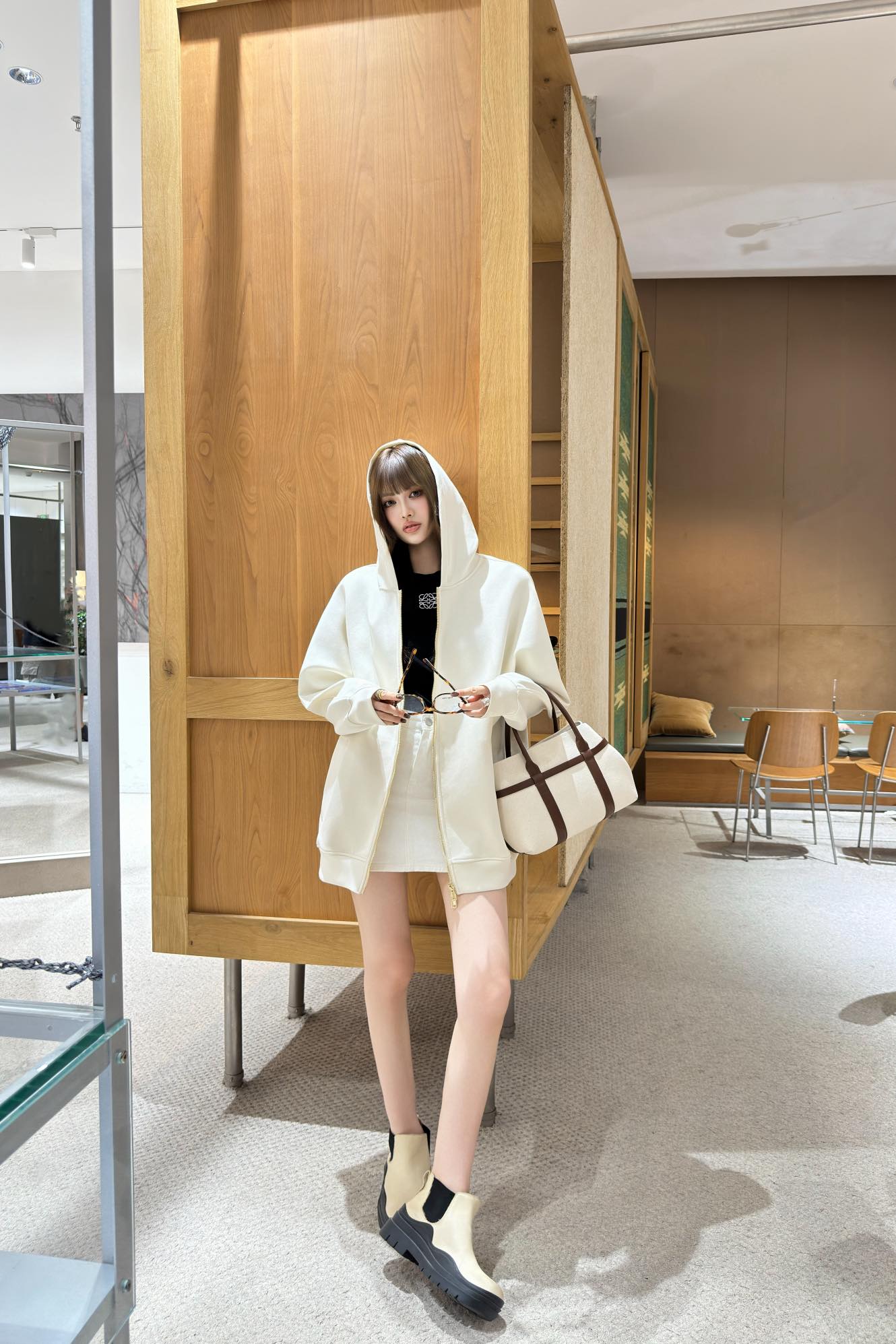 Mon 25fw embroider hoodie