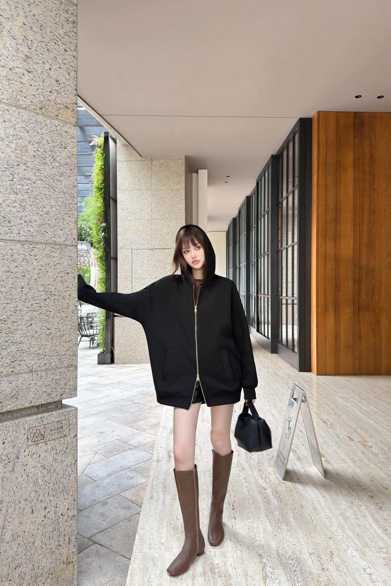 Mon 25fw embroider hoodie