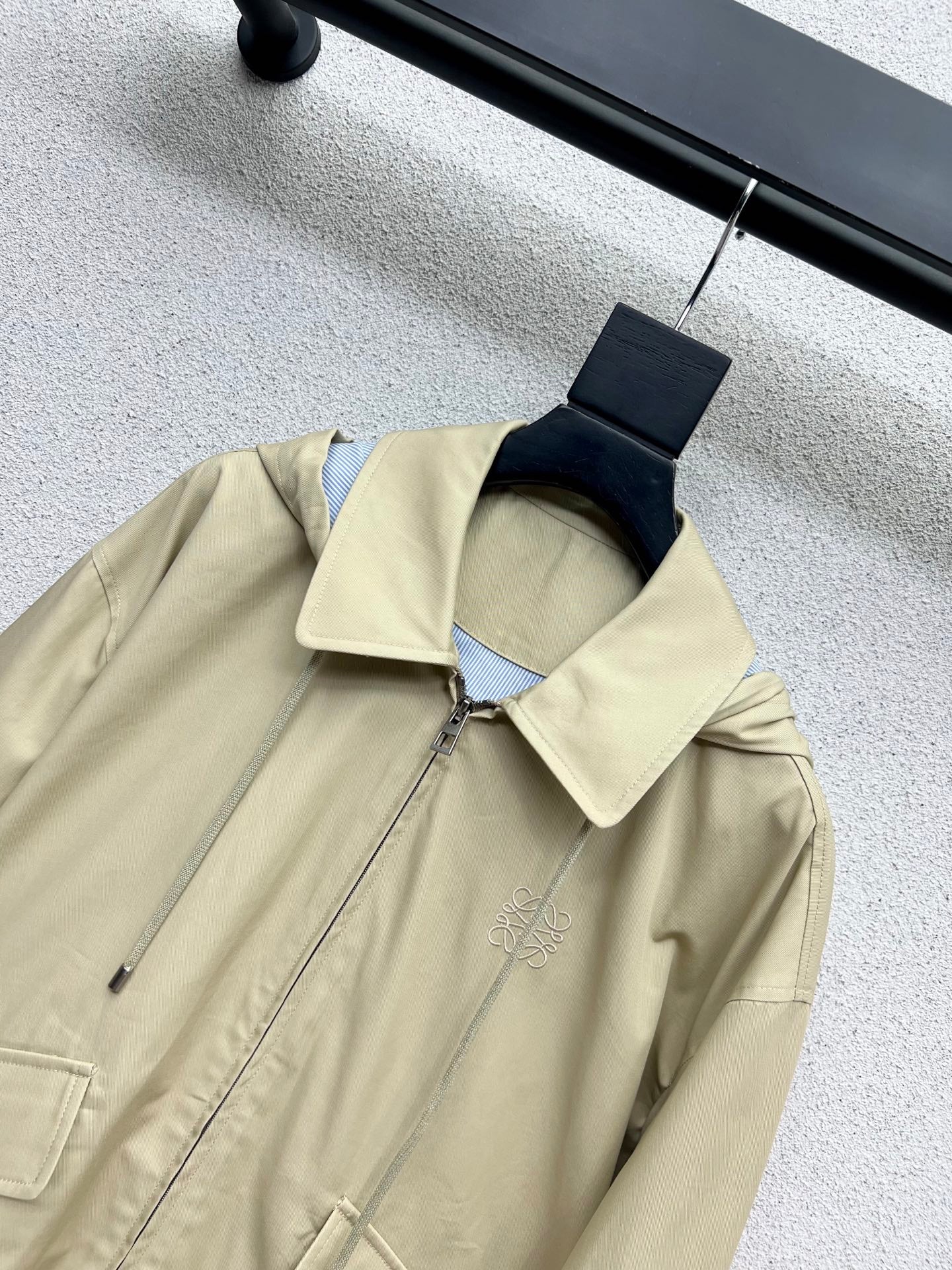 Loe 25fw embroidered jacket