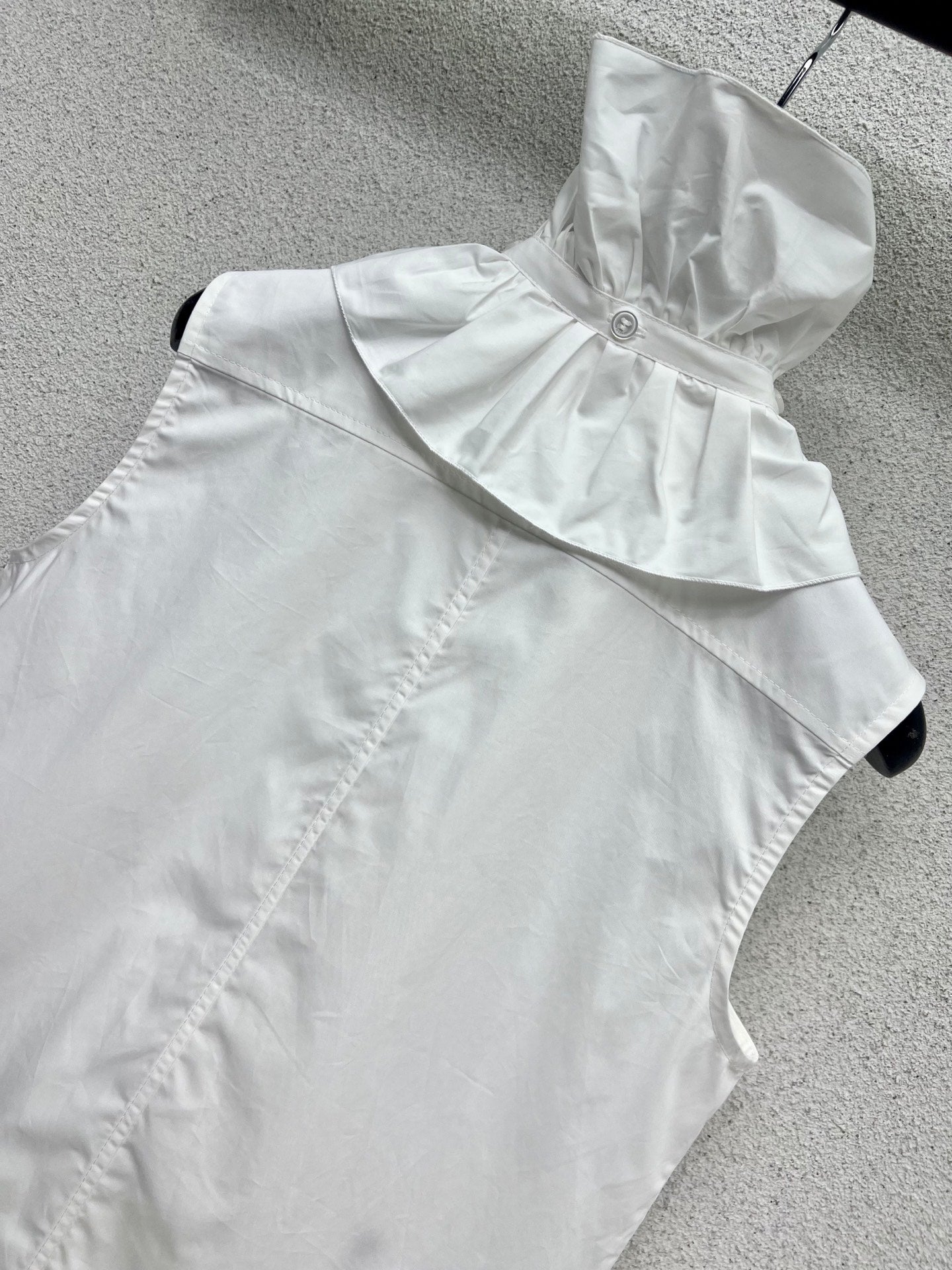 CD 25fw sleeveless shirt