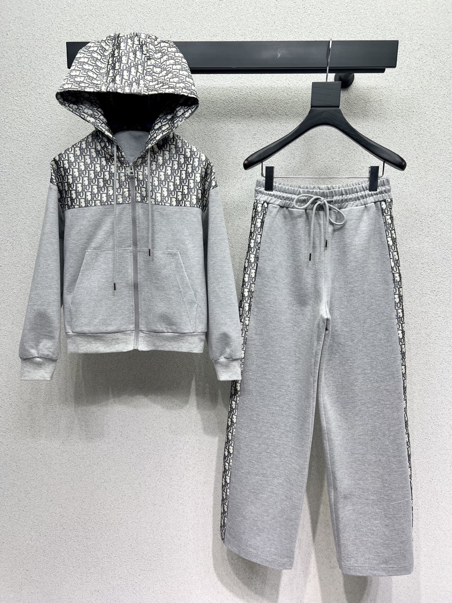 CD 25fw Jacquard suit