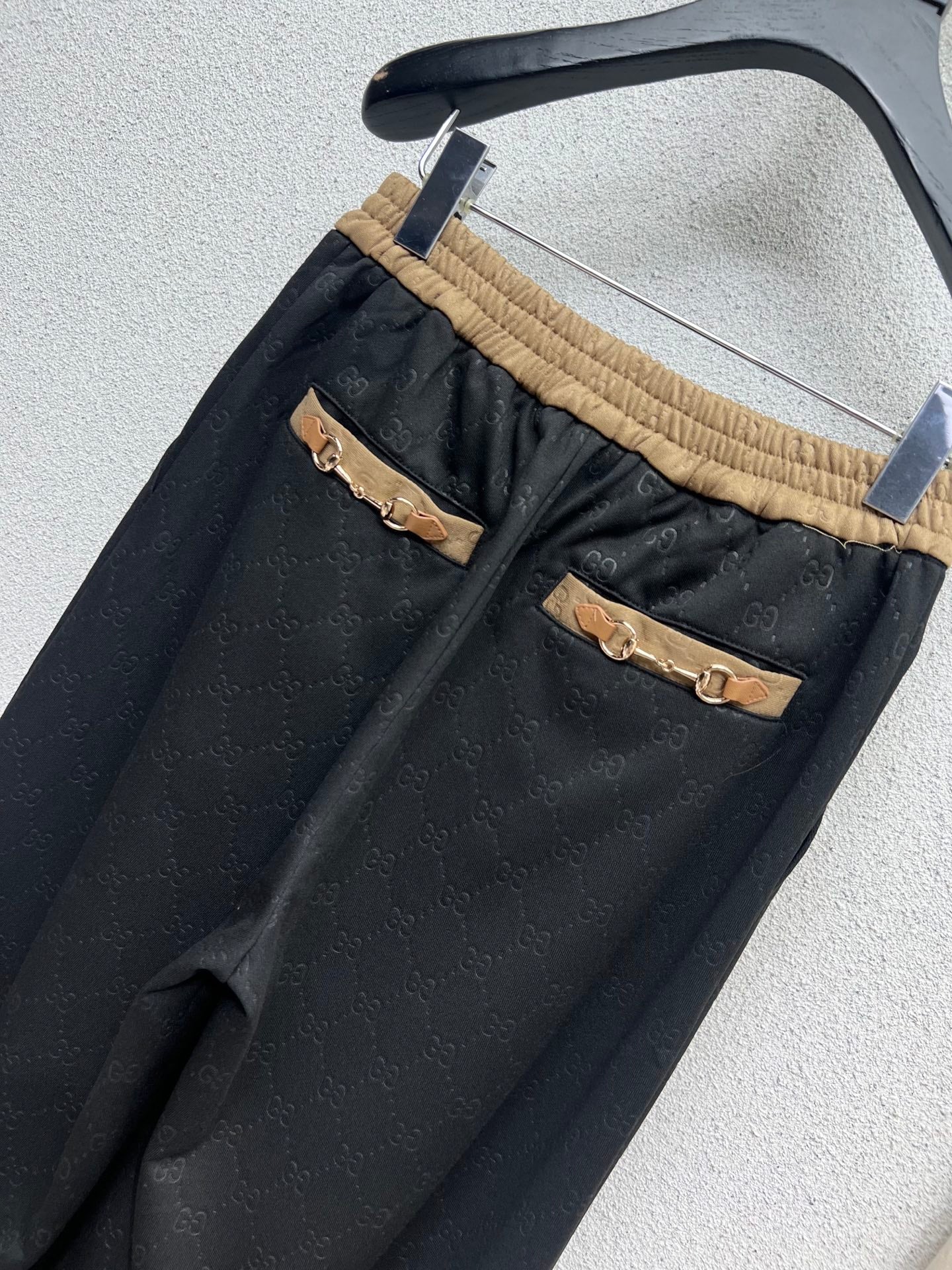 Guc 25fw all-match pants