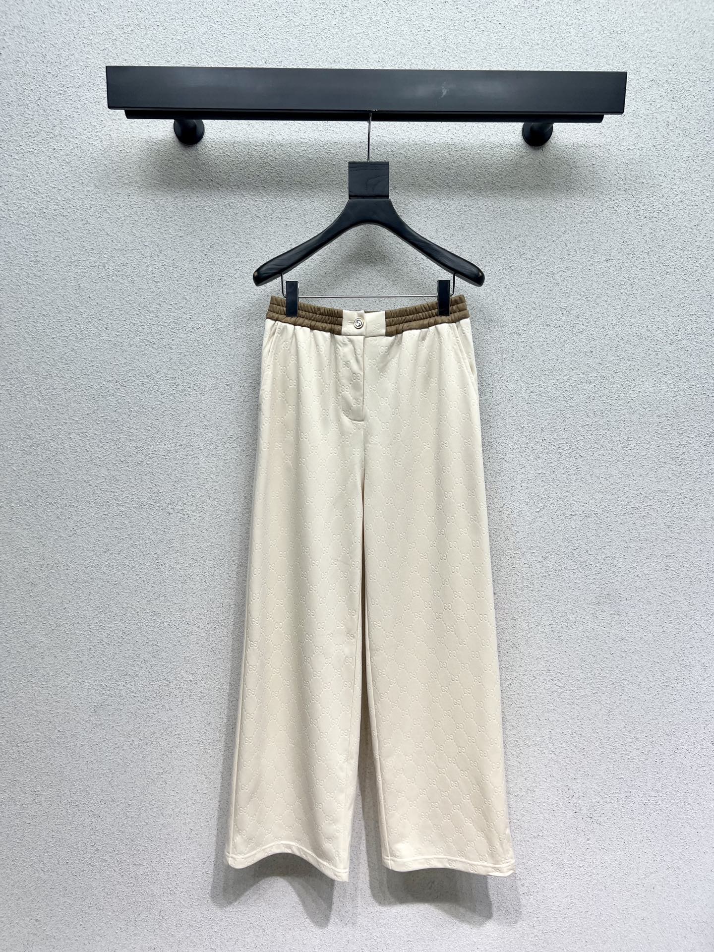 Guc 25fw all-match pants