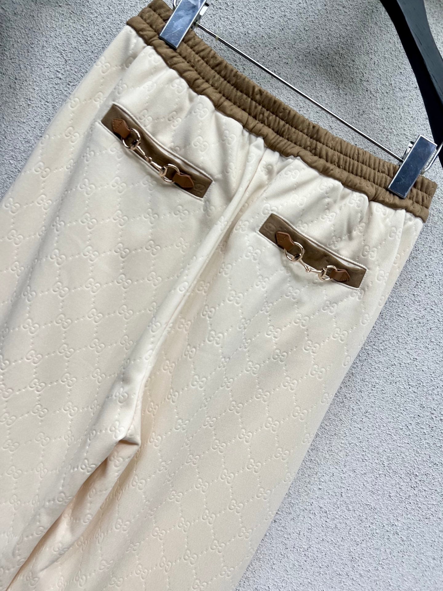 Guc 25fw all-match pants